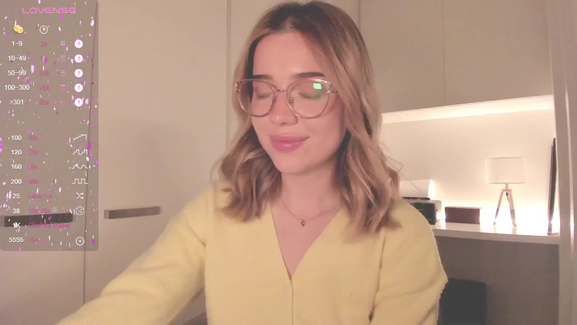 Gallery image thumbnail from cutiee's myfreecams stream on, 04/28/2025, 13:43 image 9 of 20