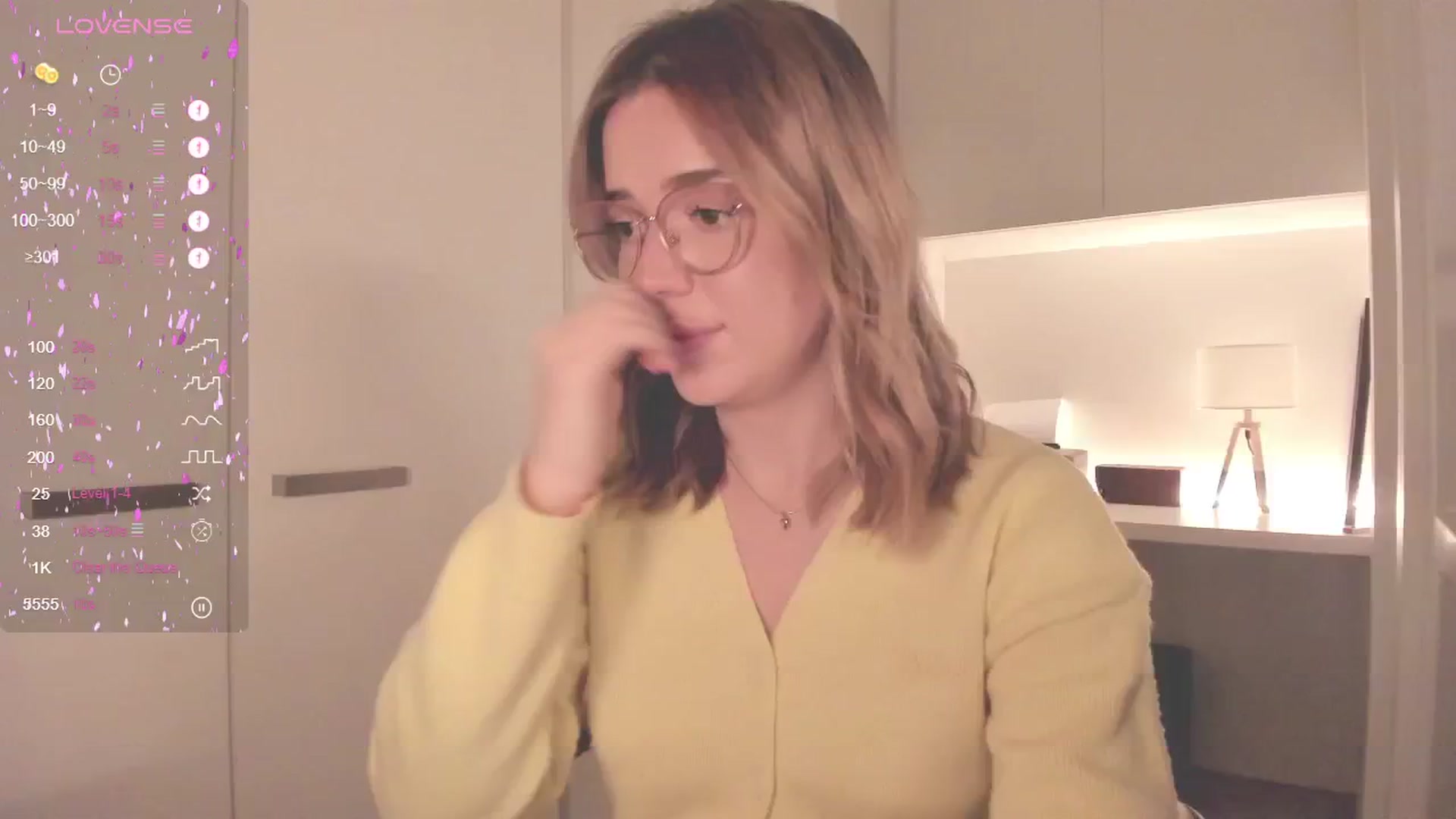 Gallery image thumbnail from cutiee's myfreecams stream on, 04/28/2025, 13:43 image 1 of 20