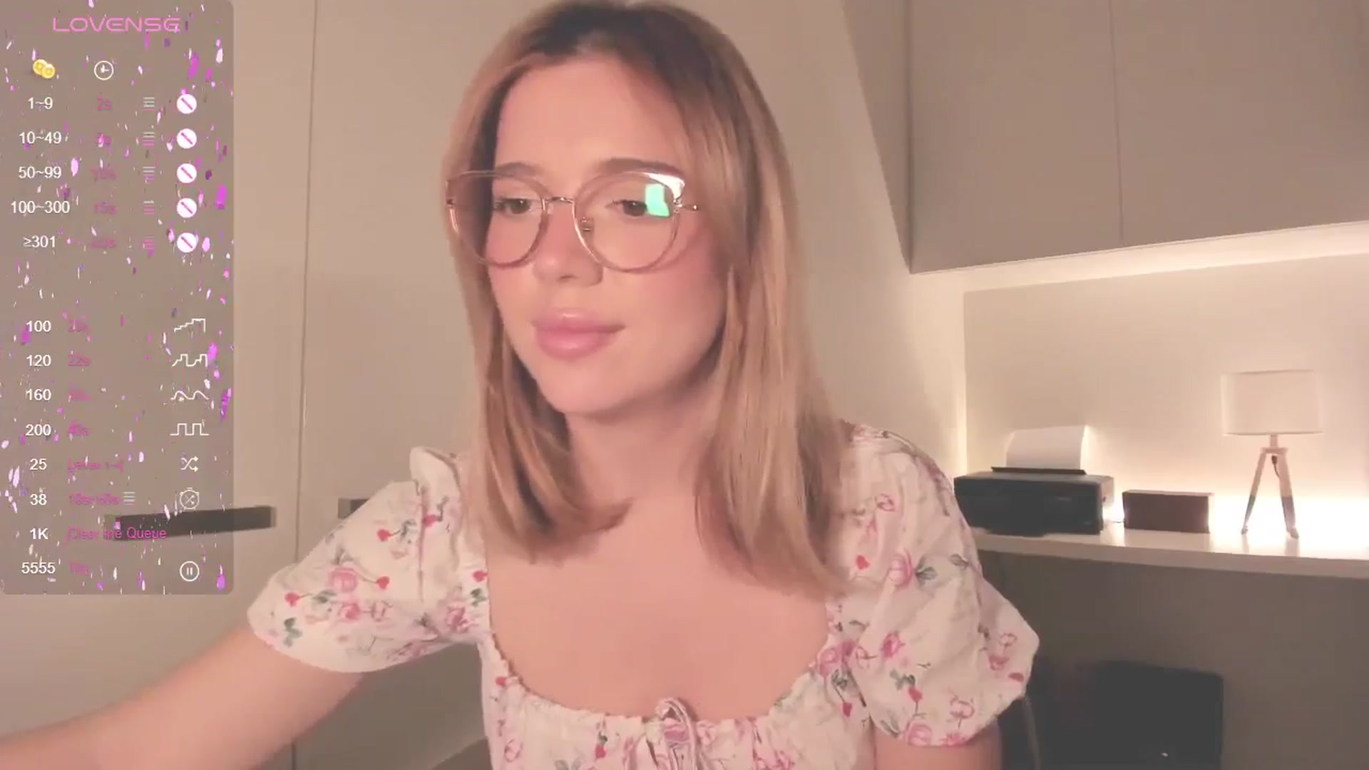 Gallery image thumbnail from cutiee's myfreecams stream on, 04/29/2025, 07:32 image 8 of 20