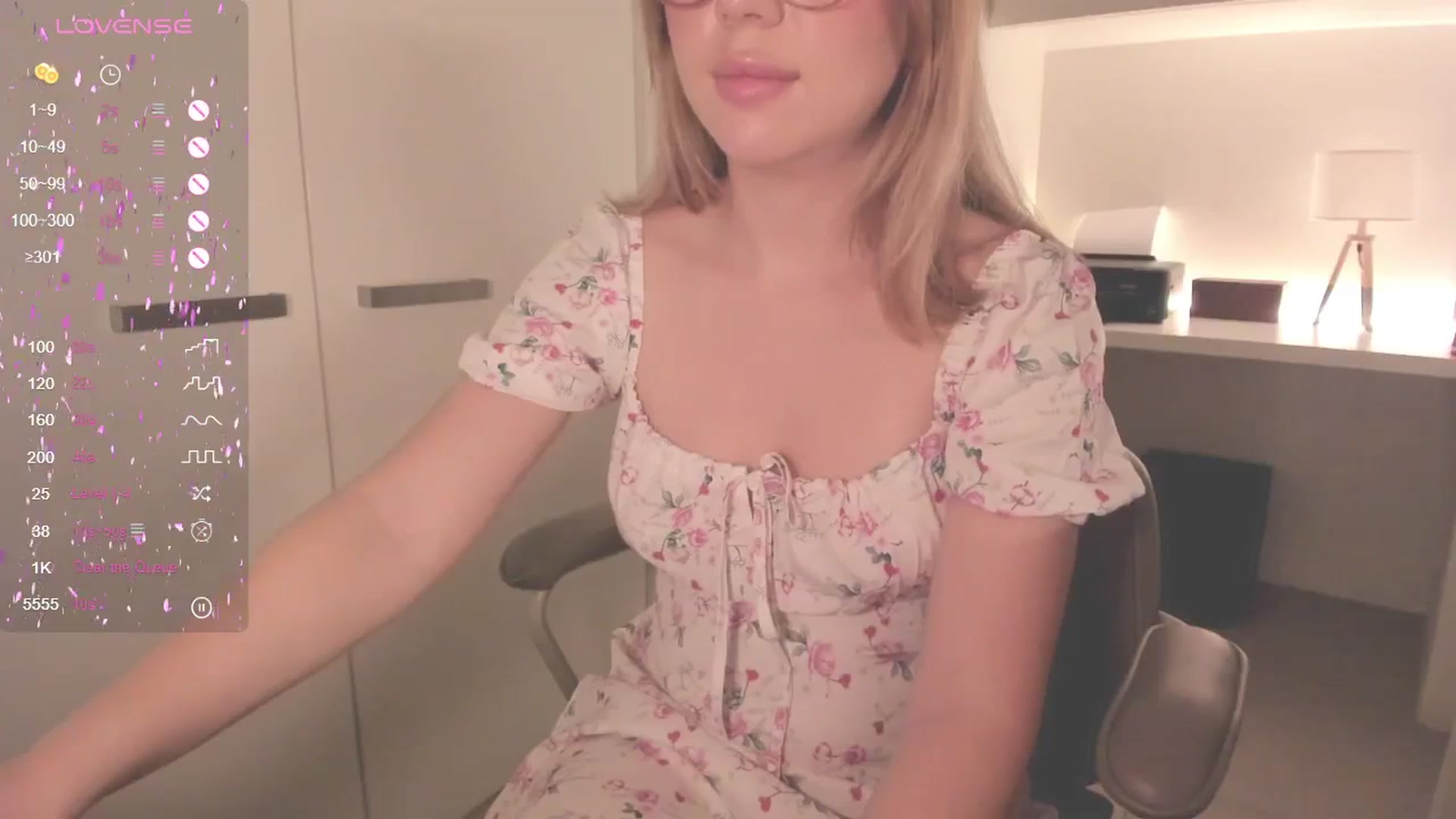 Gallery image thumbnail from cutiee's myfreecams stream on, 04/29/2025, 07:32 image 20 of 20