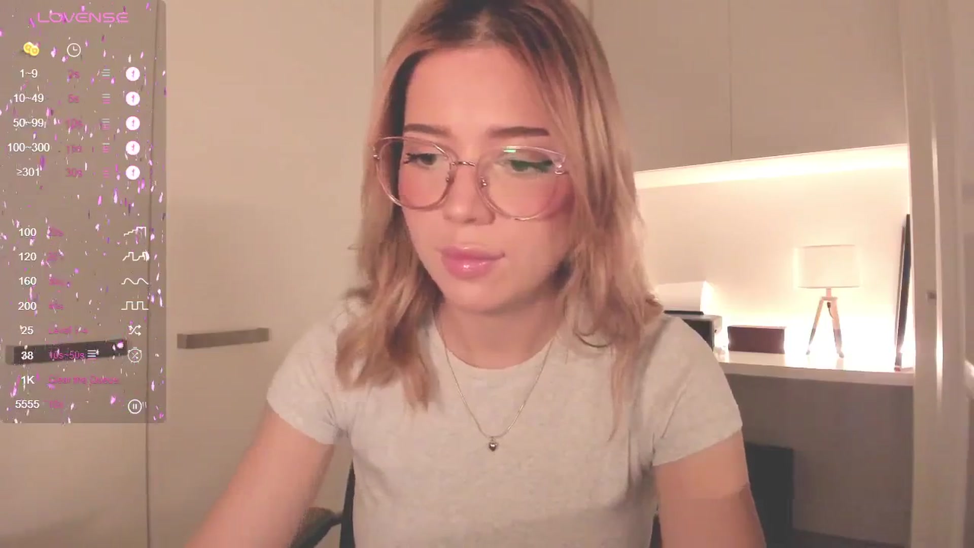 Gallery image thumbnail from cutiee's myfreecams stream on, 04/30/2025, 07:35 image 3 of 20