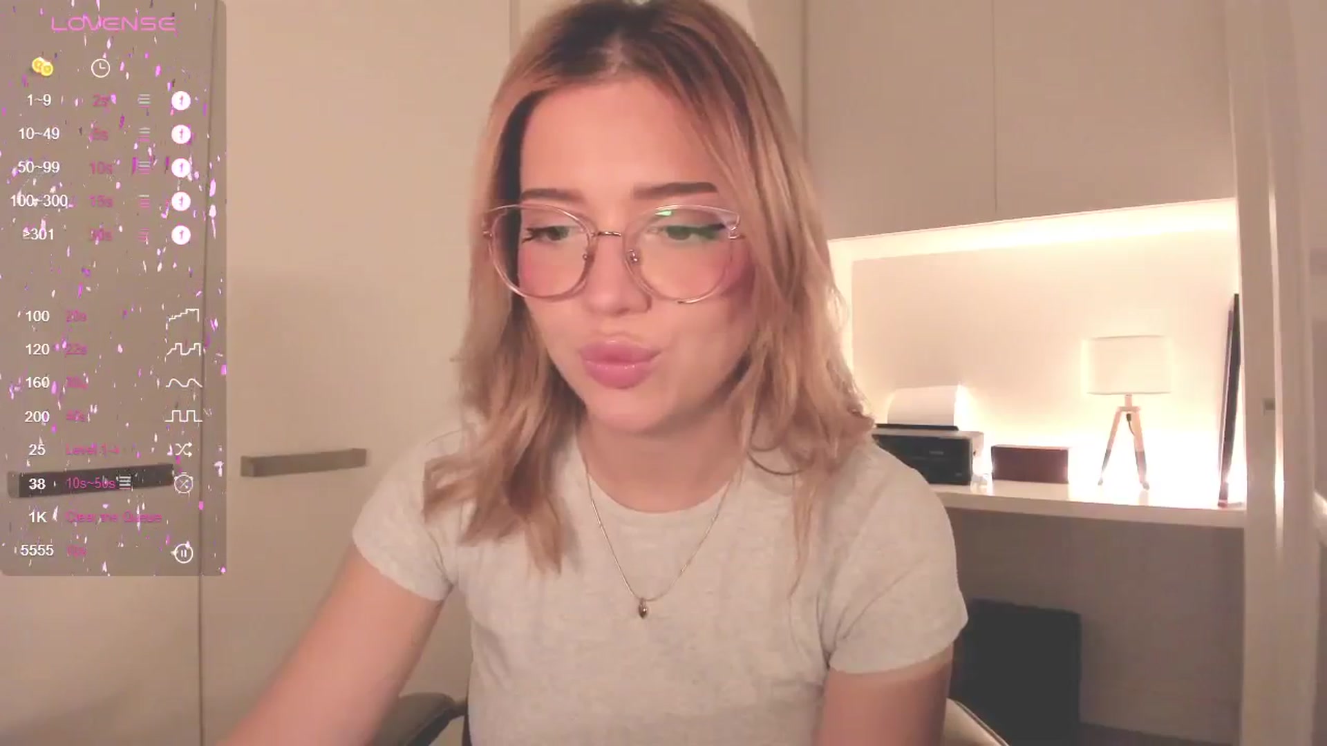 Gallery image thumbnail from cutiee's myfreecams stream on, 04/30/2025, 07:35 image 2 of 20