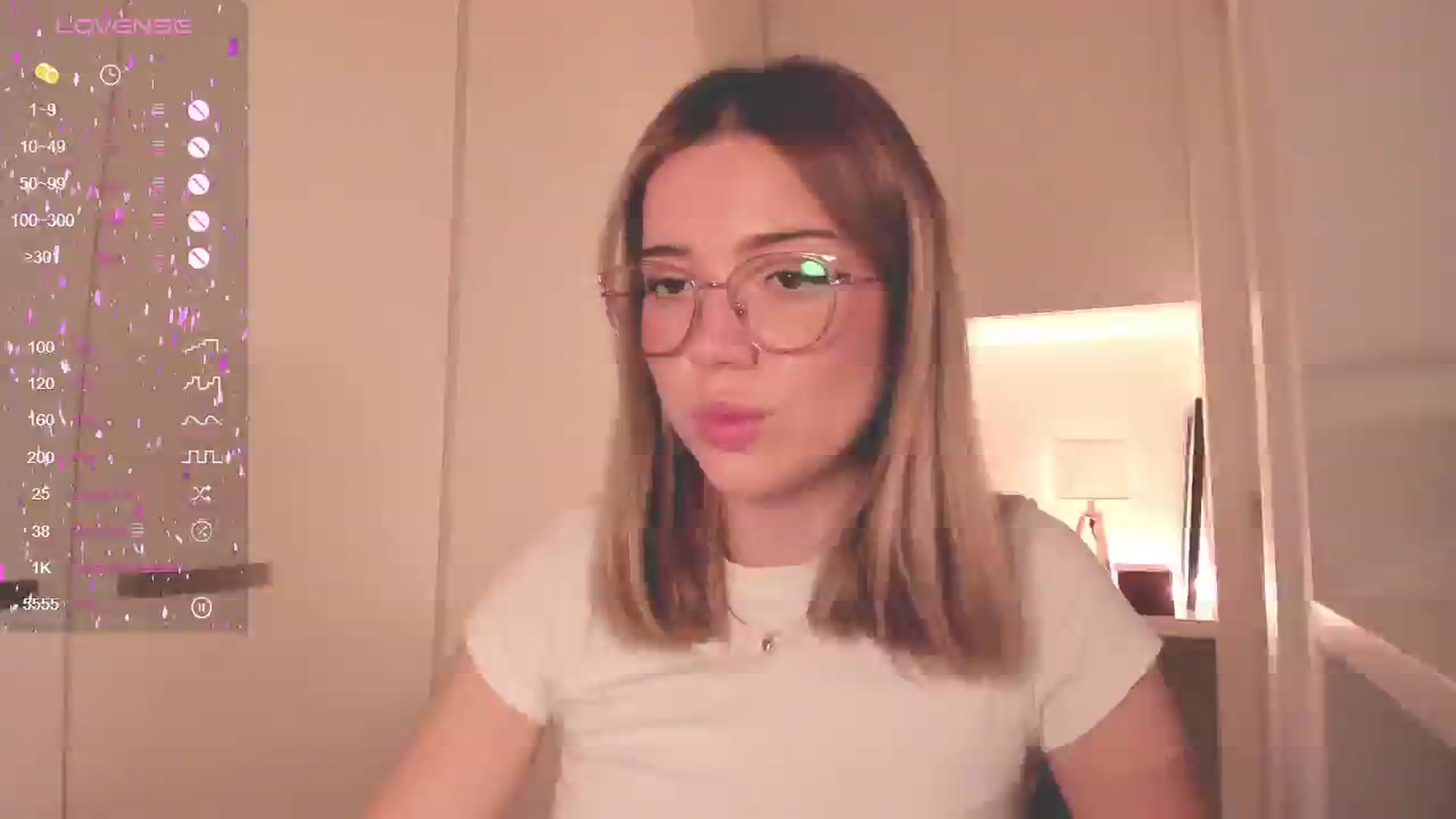 Gallery image thumbnail from cutiee's myfreecams stream on, 05/02/2025, 09:54 image 3 of 20