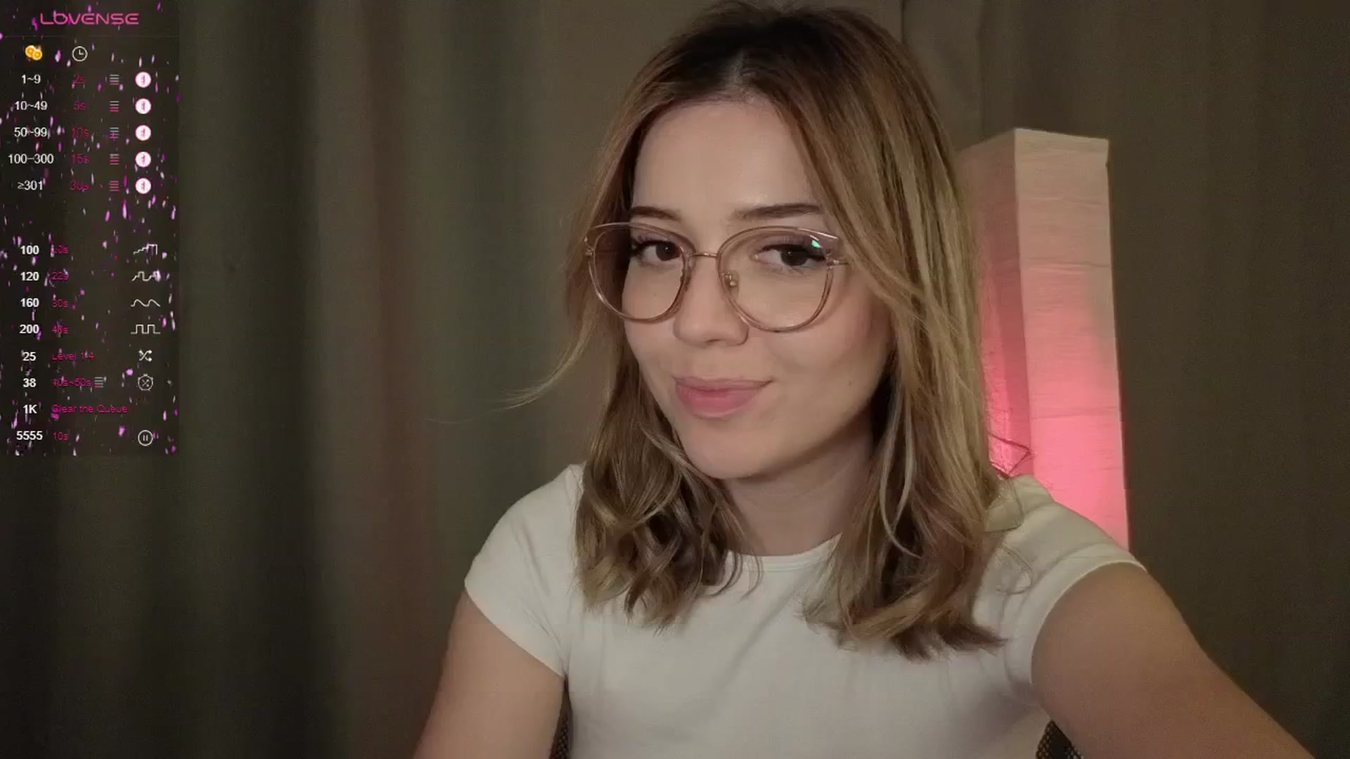 Gallery image thumbnail from cutiee's myfreecams stream on, 05/18/2025, 18:38 image 2 of 20