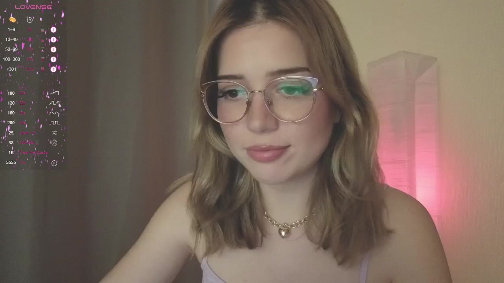 Gallery image thumbnail from cutiee's myfreecams stream on, 05/19/2025, 18:02 image 7 of 20