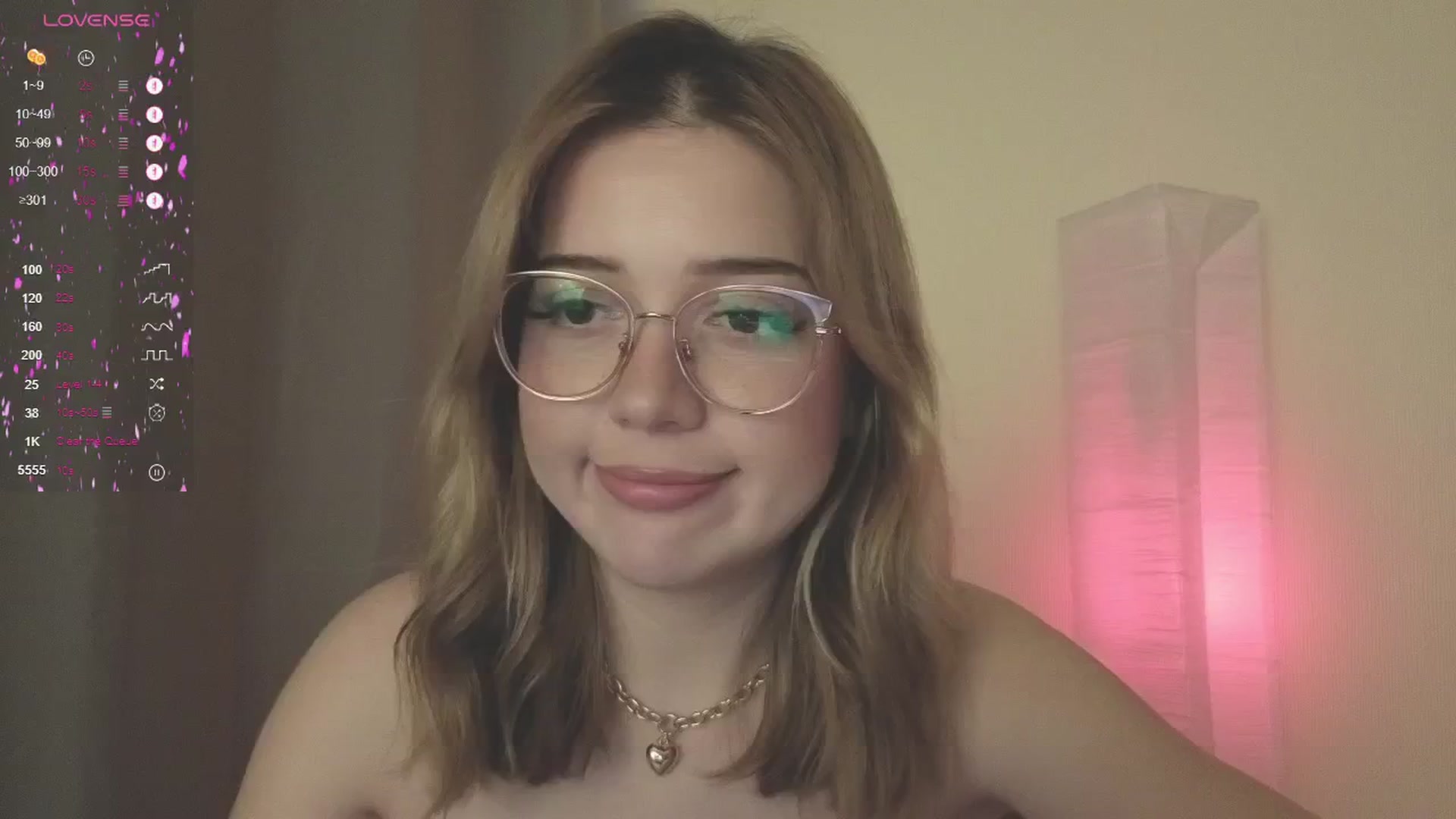 Gallery image thumbnail from cutiee's myfreecams stream on, 05/19/2025, 18:02 image 18 of 20