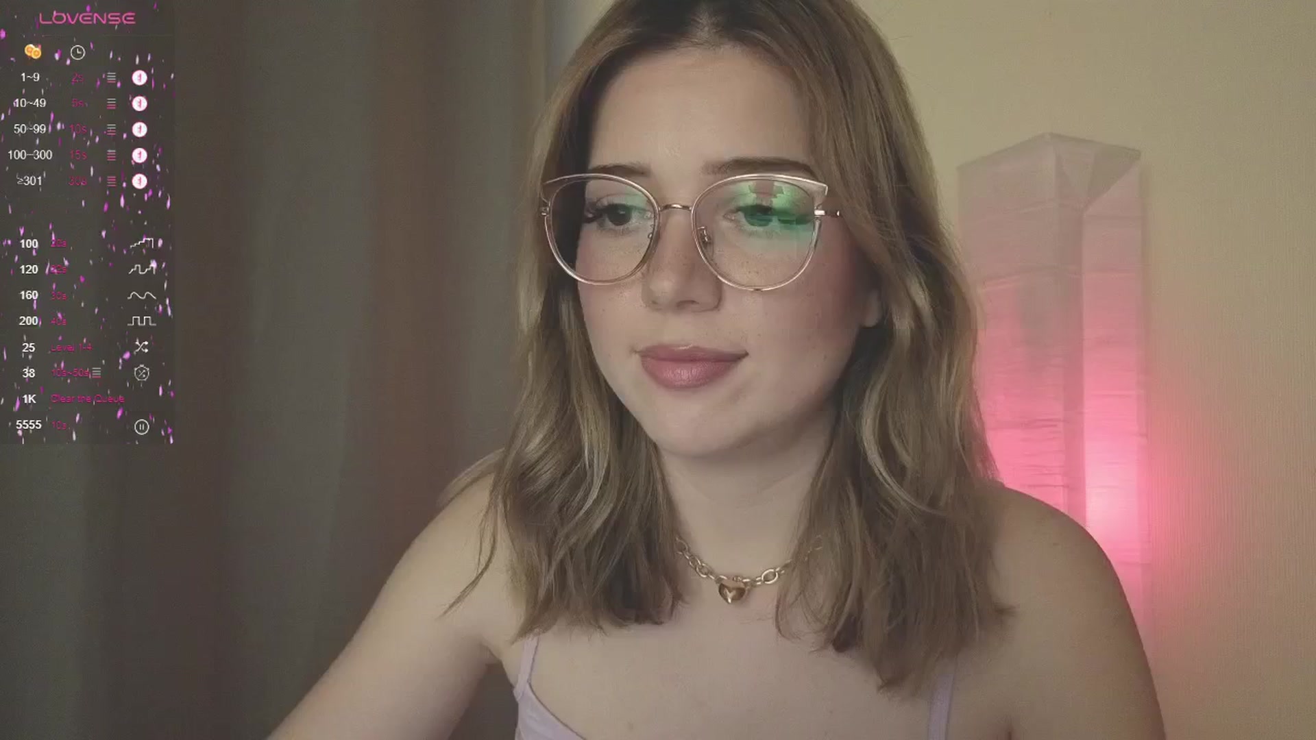 Gallery image thumbnail from cutiee's myfreecams stream on, 05/19/2025, 18:02 image 10 of 20