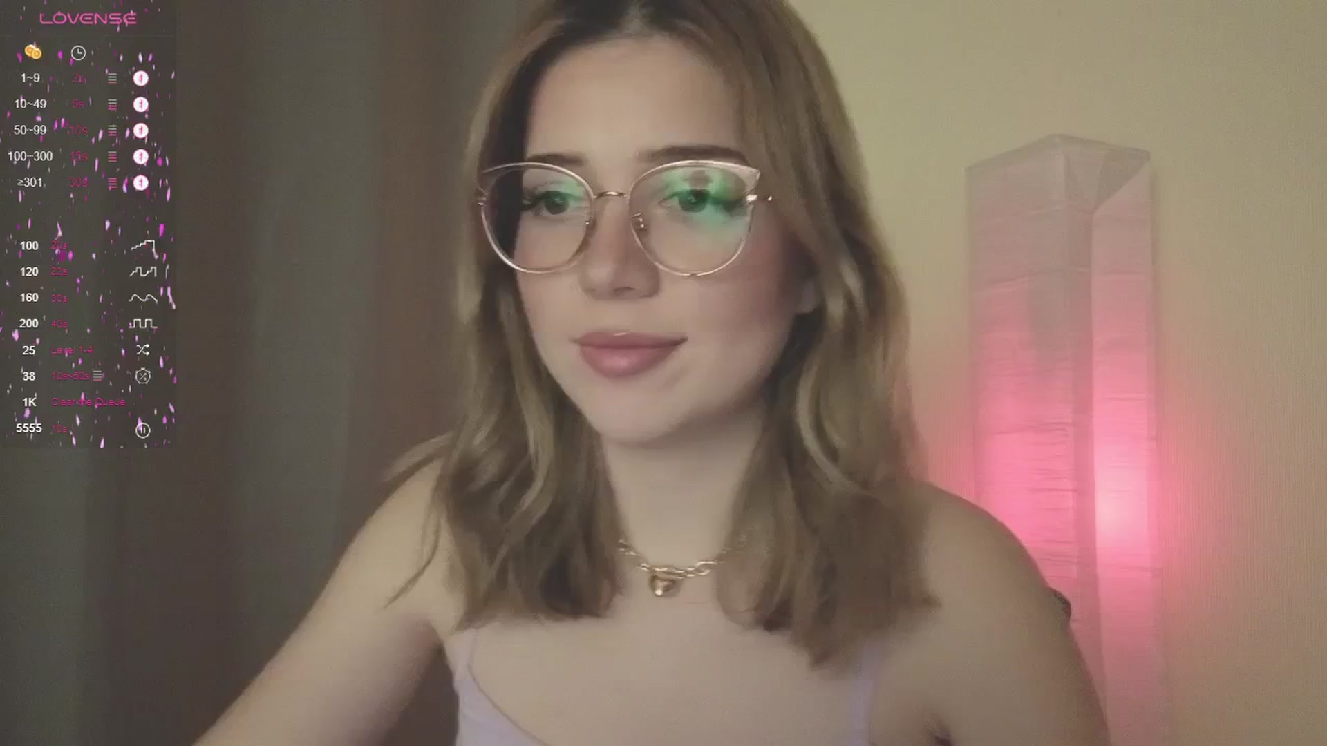 Gallery image thumbnail from cutiee's myfreecams stream on, 05/19/2025, 18:02 image 8 of 20
