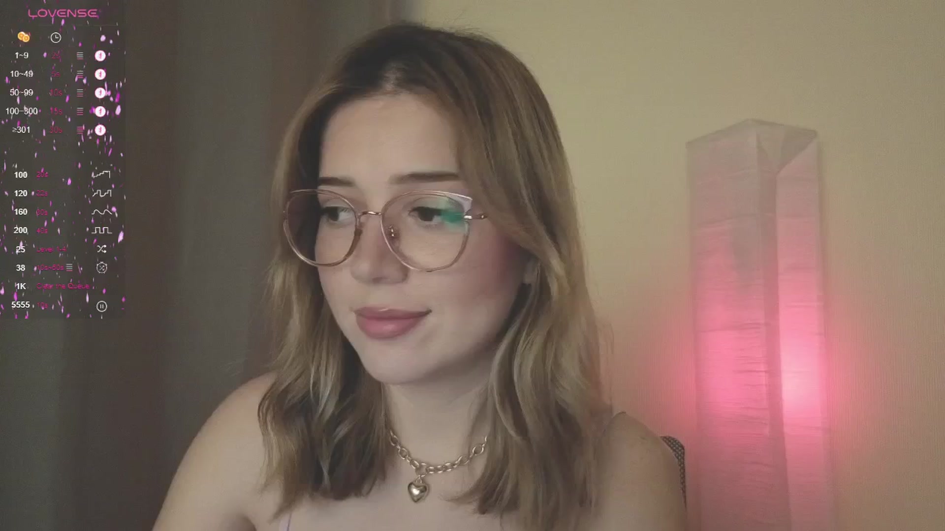 Gallery image thumbnail from cutiee's myfreecams stream on, 05/19/2025, 18:02 image 20 of 20