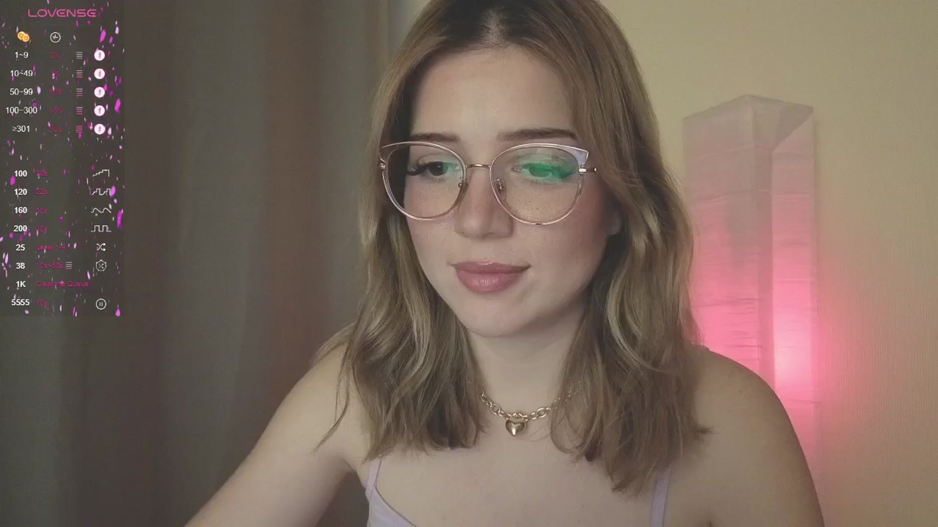 Gallery image thumbnail from cutiee's myfreecams stream on, 05/19/2025, 18:02 image 9 of 20