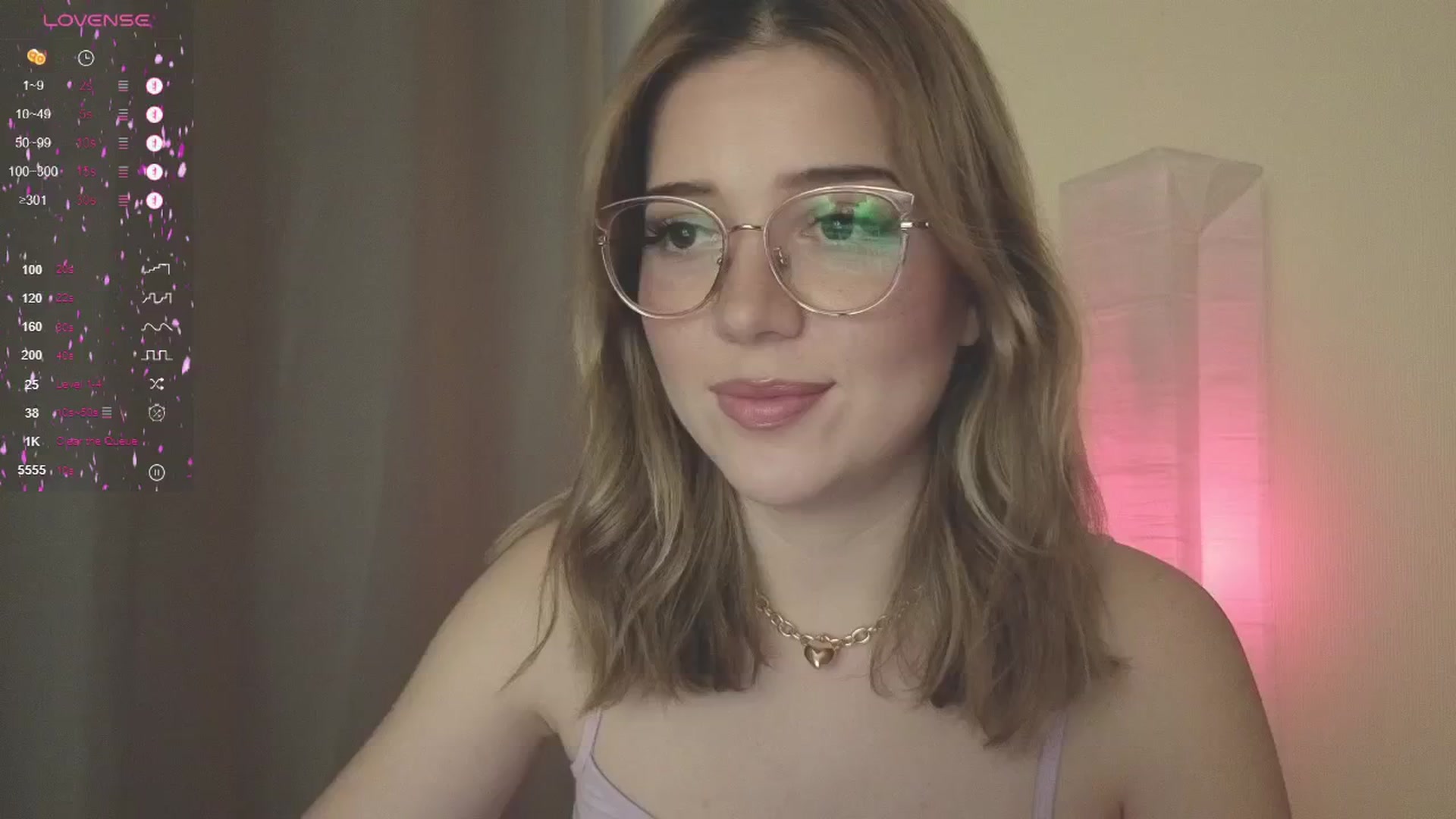 Gallery image thumbnail from cutiee's myfreecams stream on, 05/19/2025, 18:02 image 11 of 20