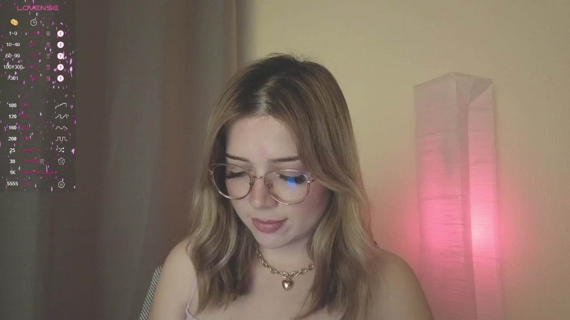 Gallery image thumbnail from cutiee's myfreecams stream on, 05/19/2025, 18:28 image 8 of 20