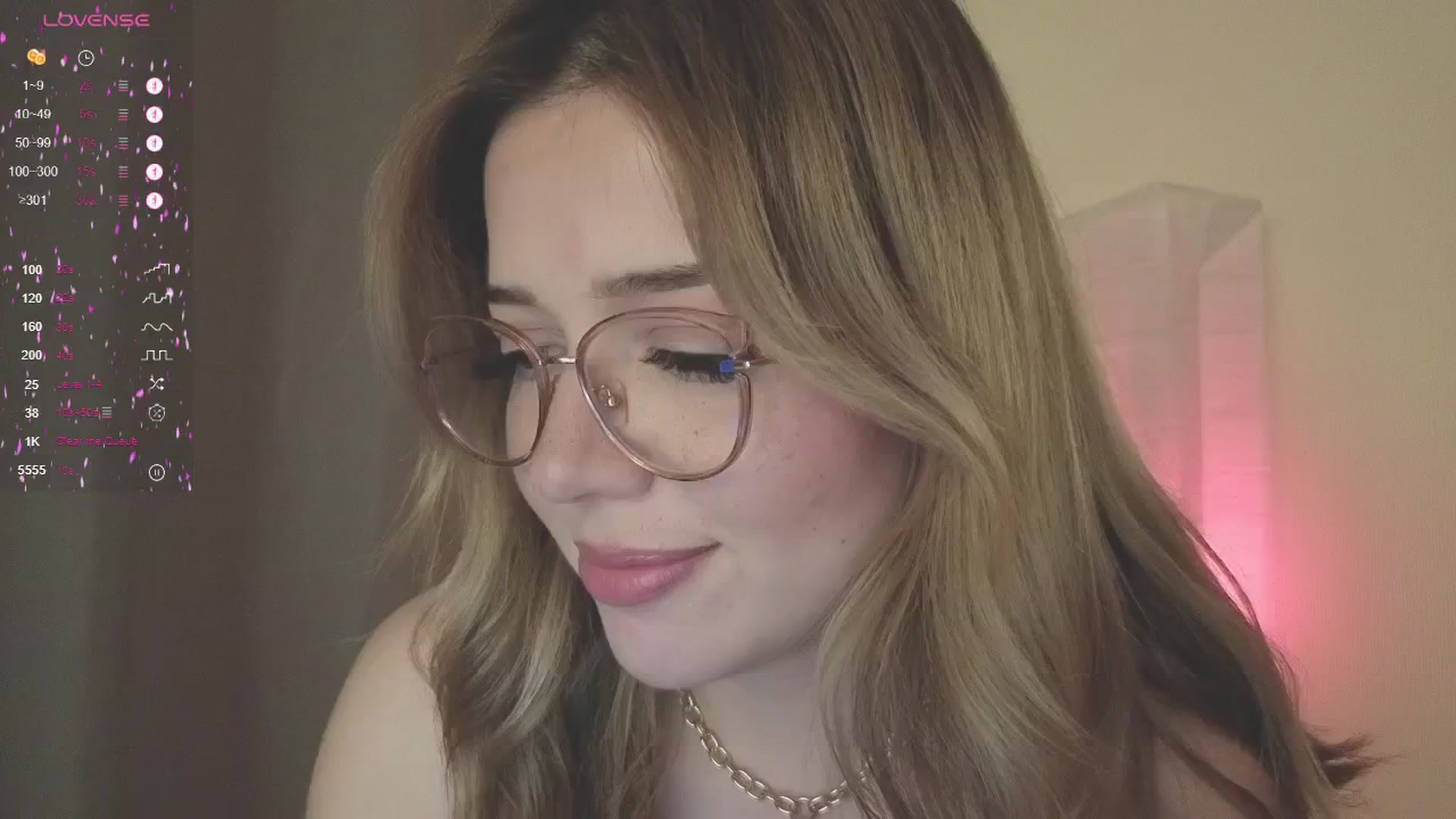 Gallery image thumbnail from cutiee's myfreecams stream on, 05/19/2025, 18:28 image 10 of 20