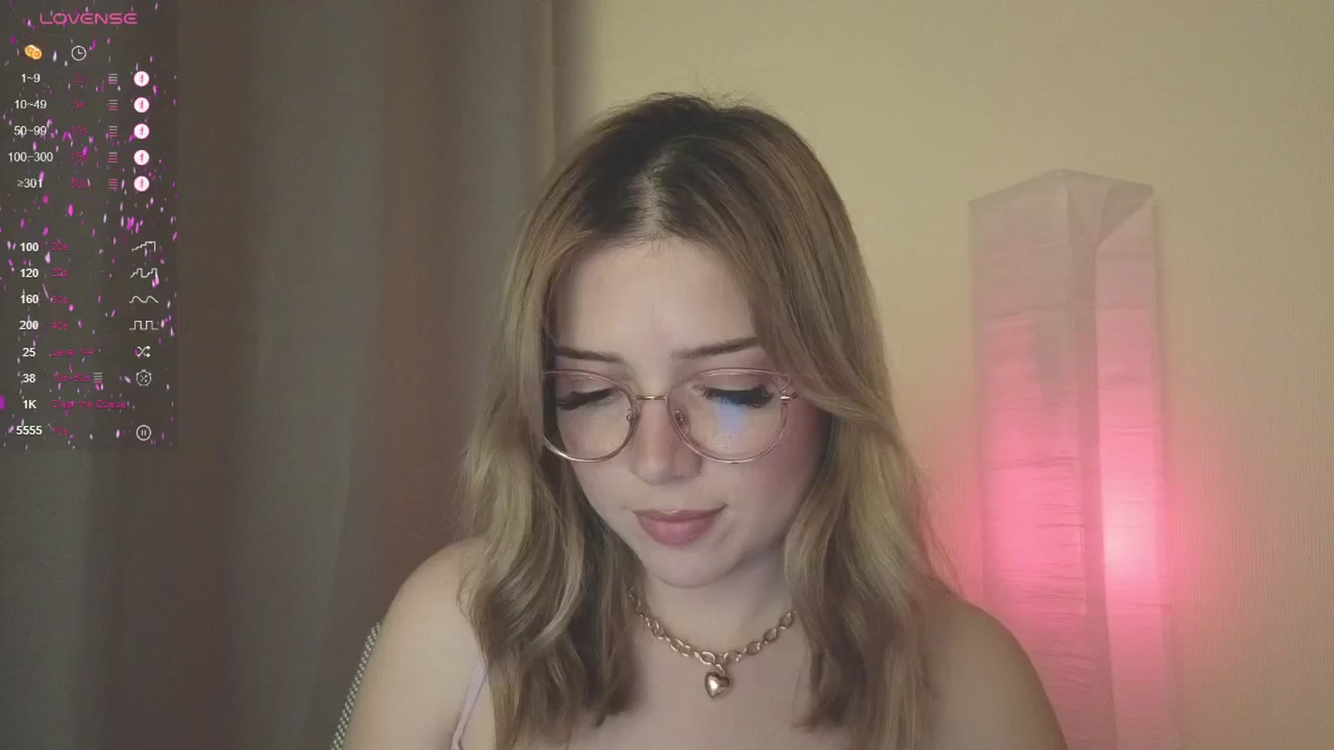 Gallery image thumbnail from cutiee's myfreecams stream on, 05/19/2025, 18:28 image 14 of 20