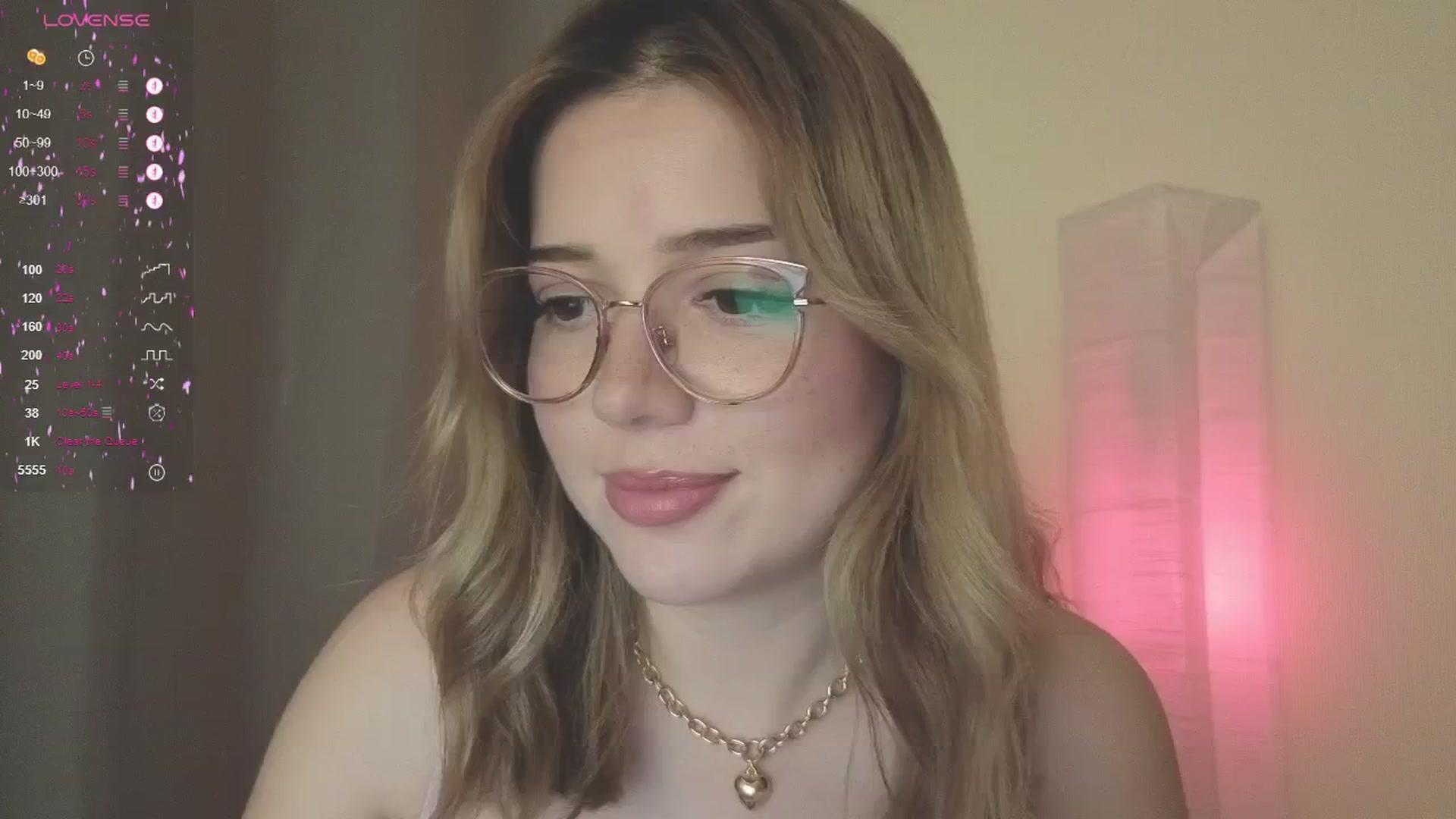 Gallery image thumbnail from cutiee's myfreecams stream on, 05/19/2025, 18:28 image 11 of 20