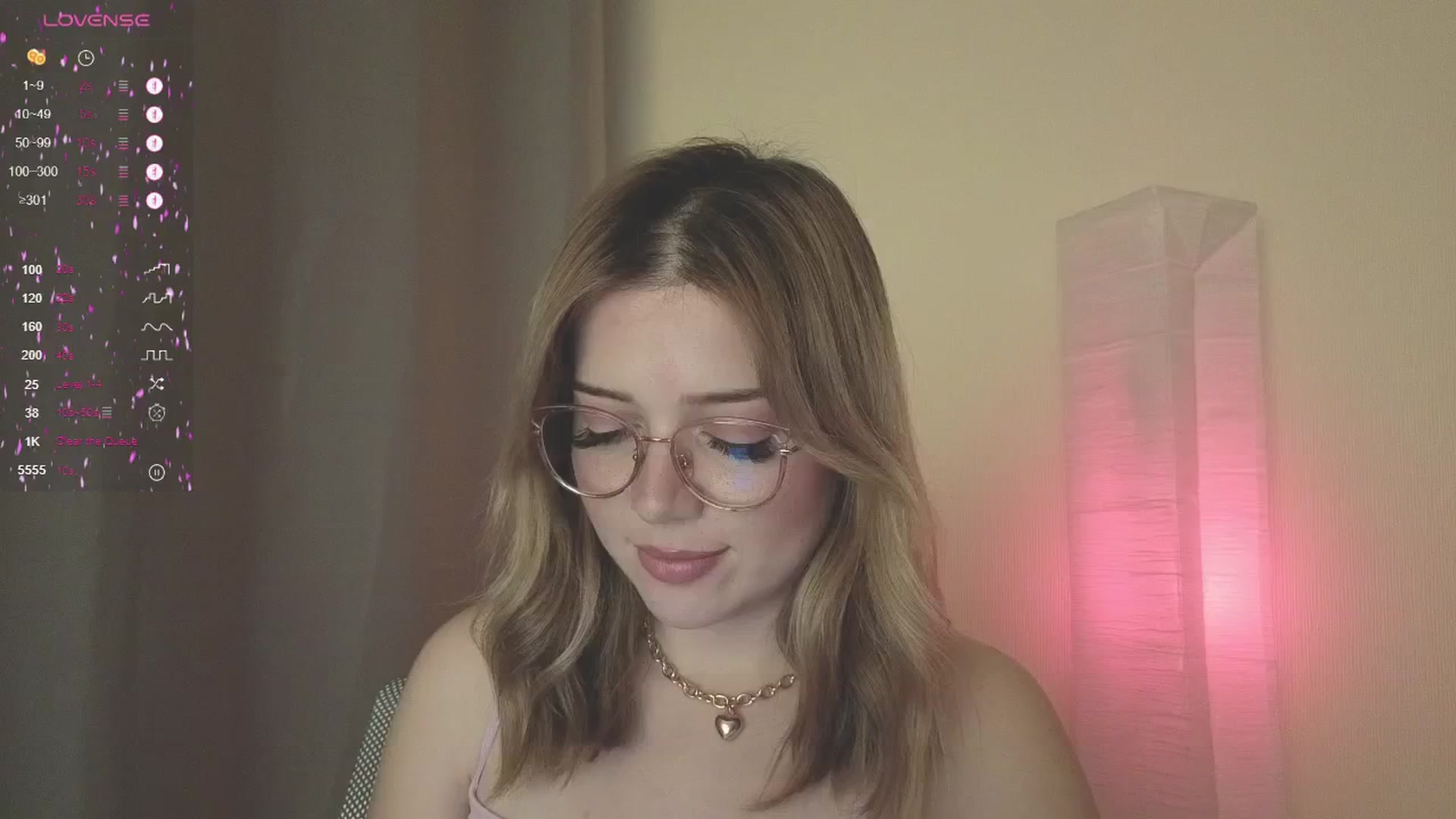 Gallery image thumbnail from cutiee's myfreecams stream on, 05/19/2025, 18:28 image 7 of 20