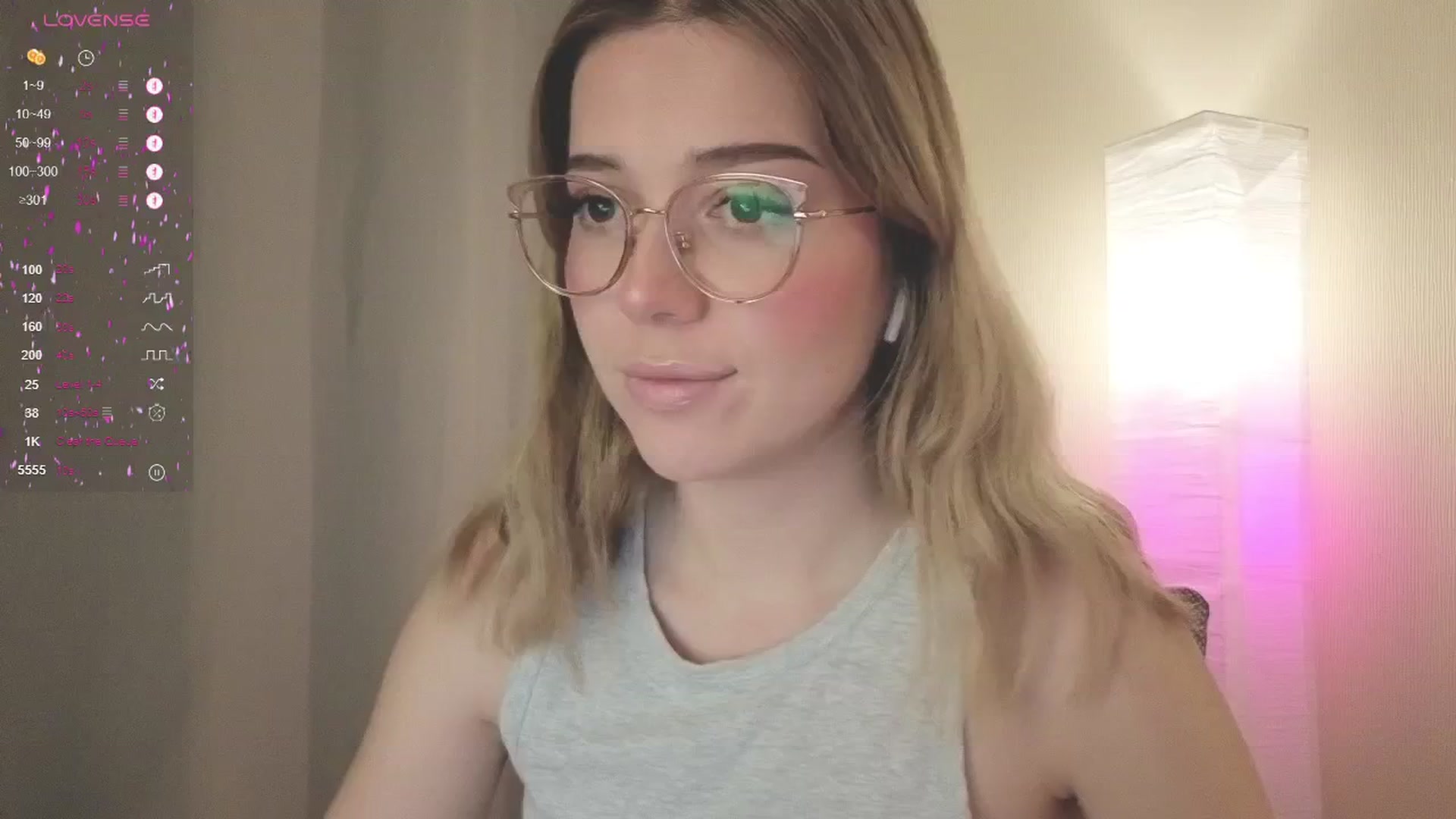 Gallery image thumbnail from cutiee's myfreecams stream on, 05/20/2025, 20:42 image 2 of 20