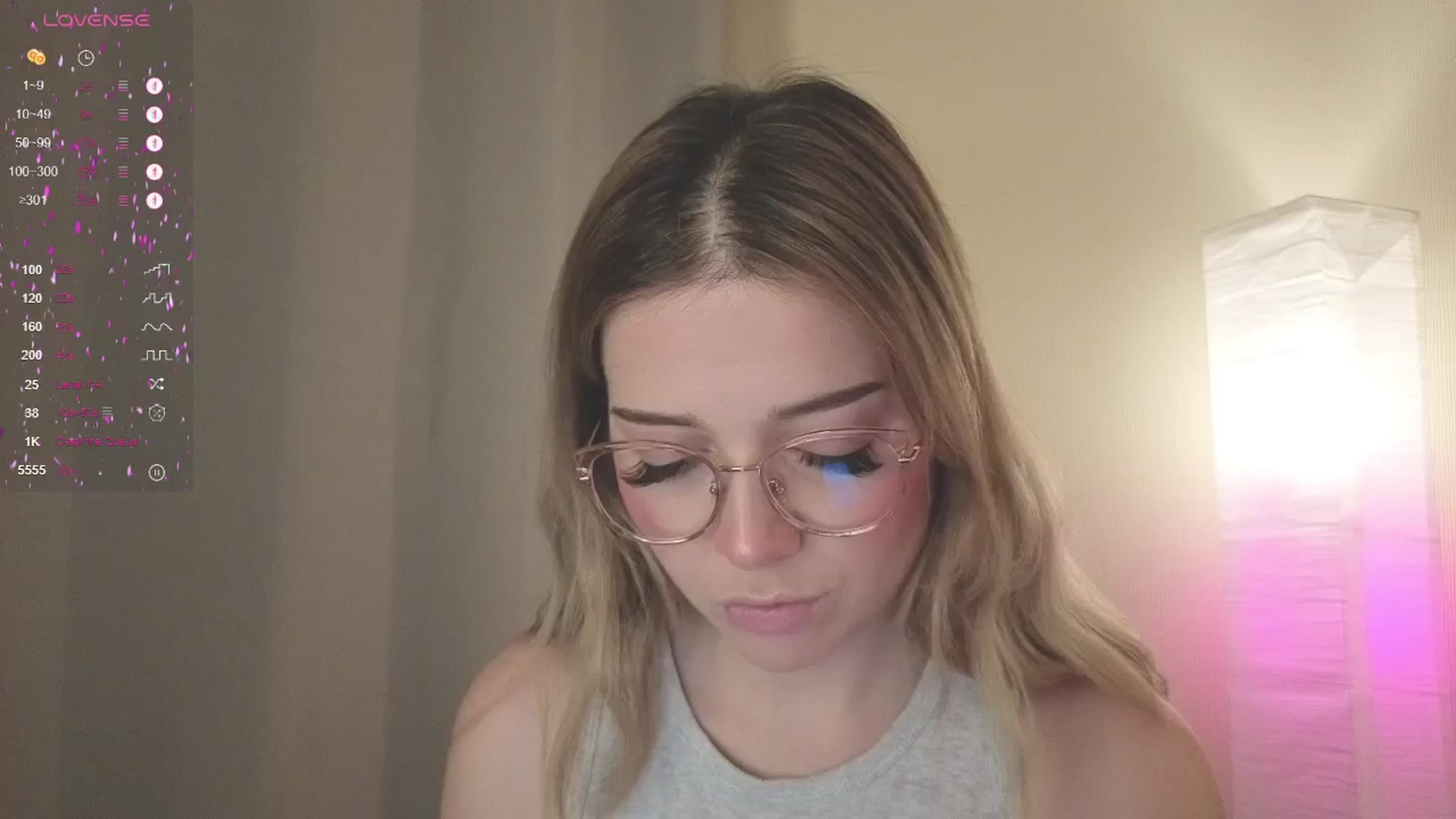 Gallery image thumbnail from cutiee's myfreecams stream on, 05/20/2025, 20:42 image 14 of 20