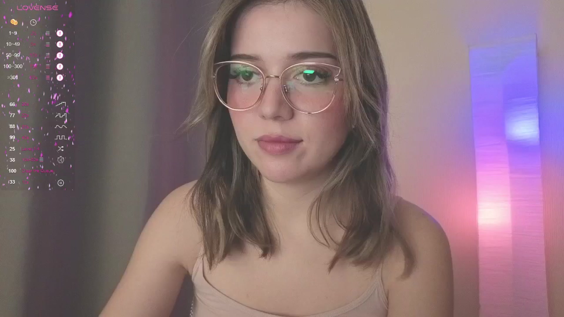 Gallery image thumbnail from cutiee's myfreecams stream on, 05/25/2025, 11:18 image 15 of 20