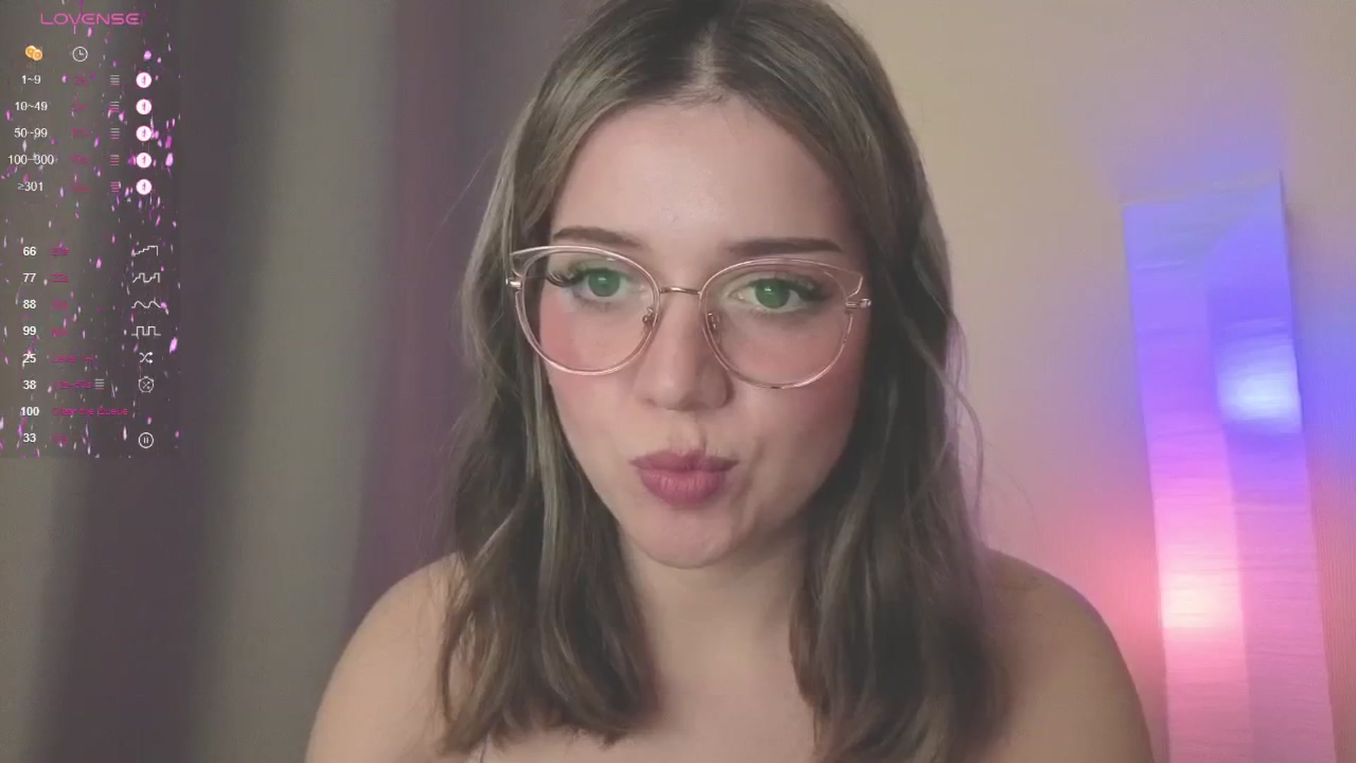 Gallery image thumbnail from cutiee's myfreecams stream on, 05/25/2025, 11:39 image 4 of 20