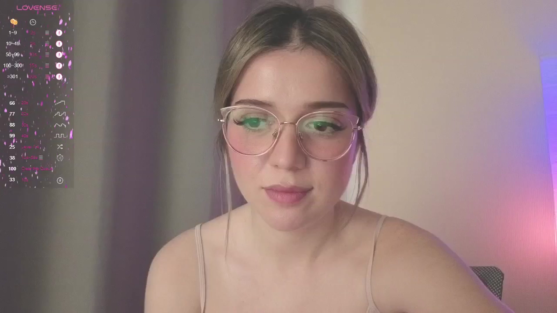Gallery image thumbnail from cutiee's myfreecams stream on, 05/25/2025, 13:58 image 18 of 20
