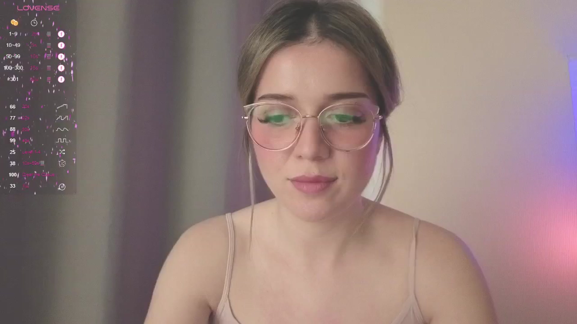Gallery image thumbnail from cutiee's myfreecams stream on, 05/25/2025, 13:58 image 7 of 20