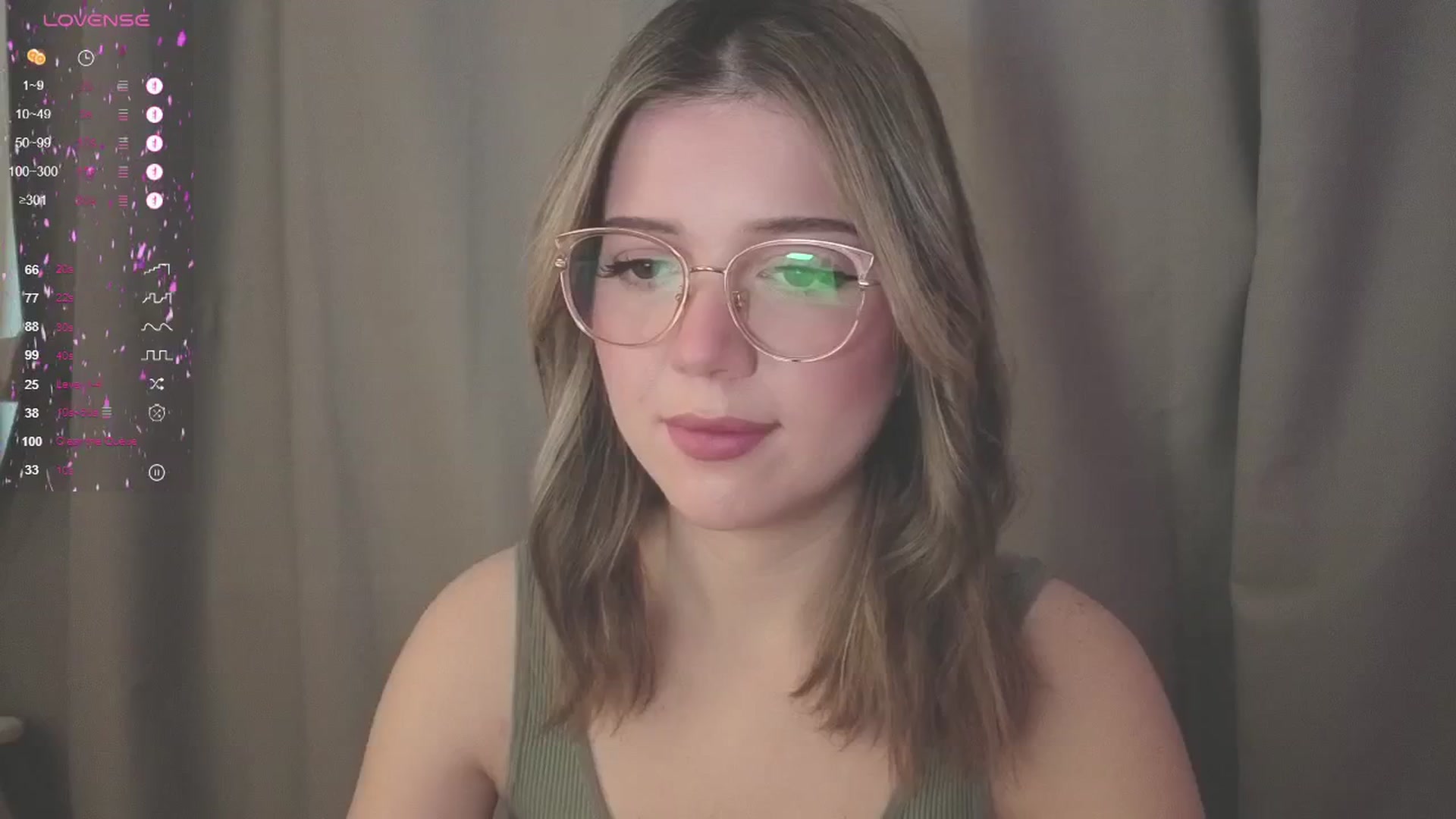 Gallery image thumbnail from cutiee's myfreecams stream on, 05/28/2025, 08:52 image 15 of 20
