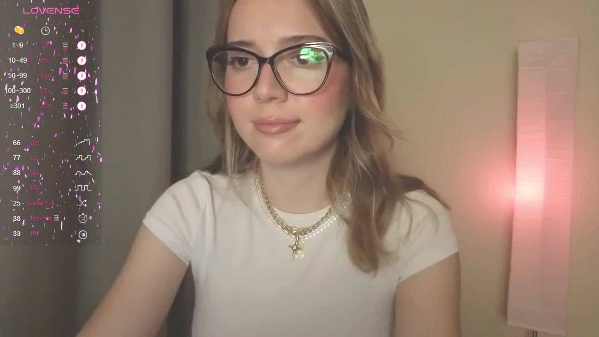 Gallery image thumbnail from cutiee's myfreecams stream on, 06/30/2025, 24:00 image 17 of 20