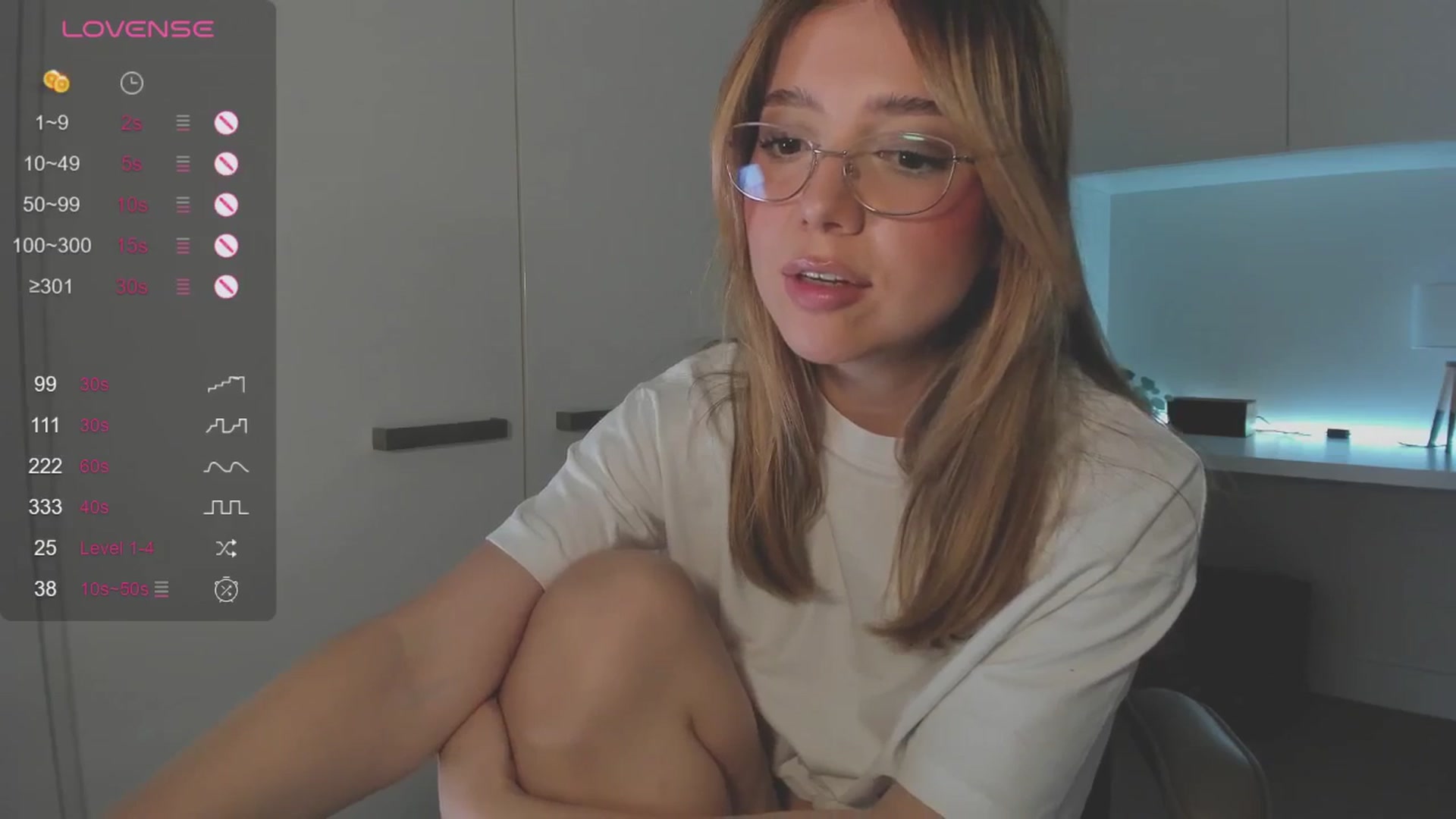 Gallery image thumbnail from cutiee's myfreecams stream on, 09/29/2025, 11:30 image 10 of 20