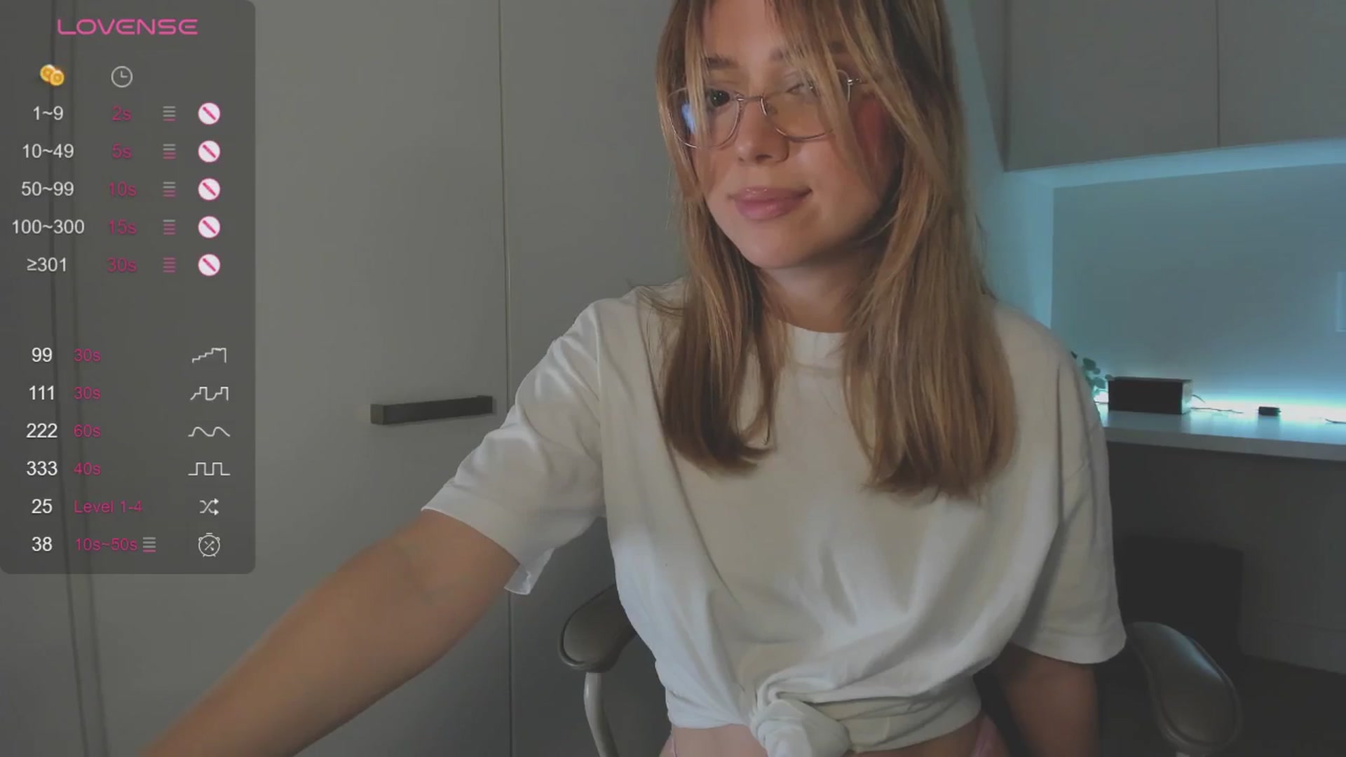 Gallery image thumbnail from cutiee's myfreecams stream on, 09/29/2025, 11:30 image 19 of 20