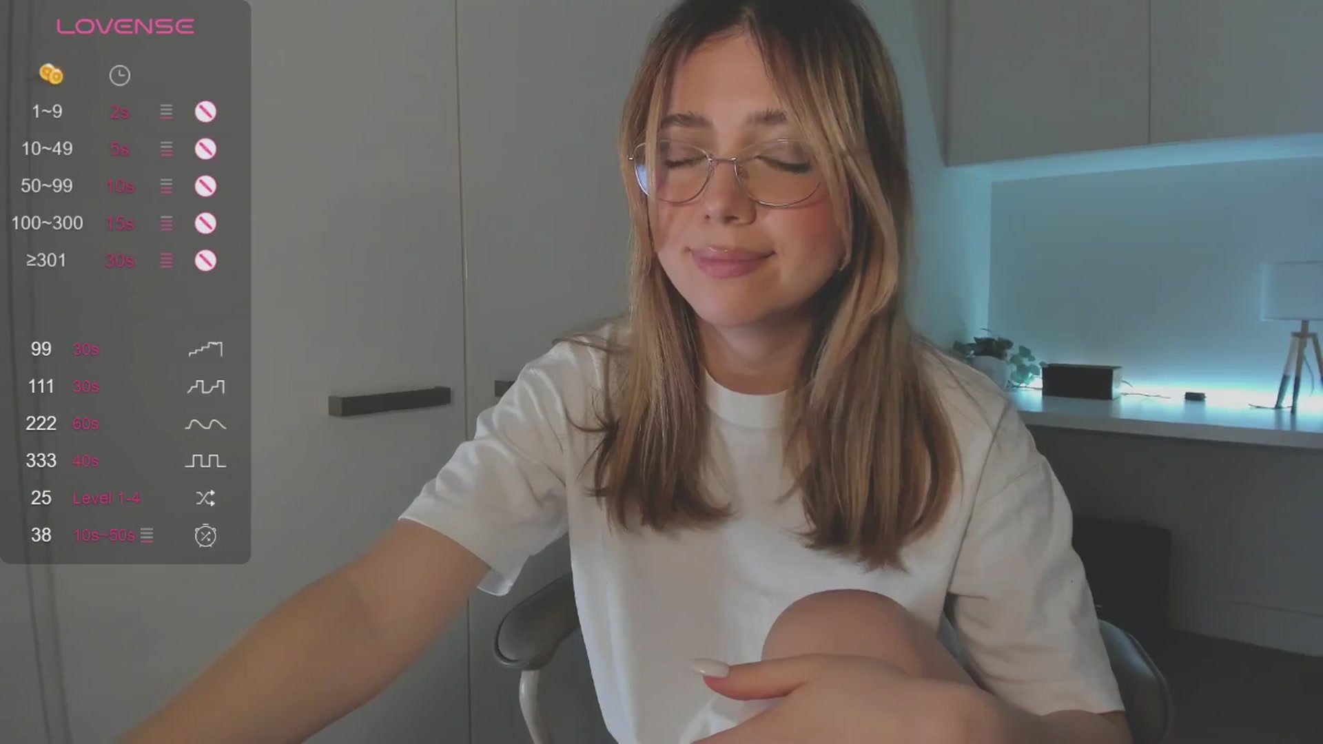 Gallery image thumbnail from cutiee's myfreecams stream on, 09/29/2025, 12:19 image 13 of 20