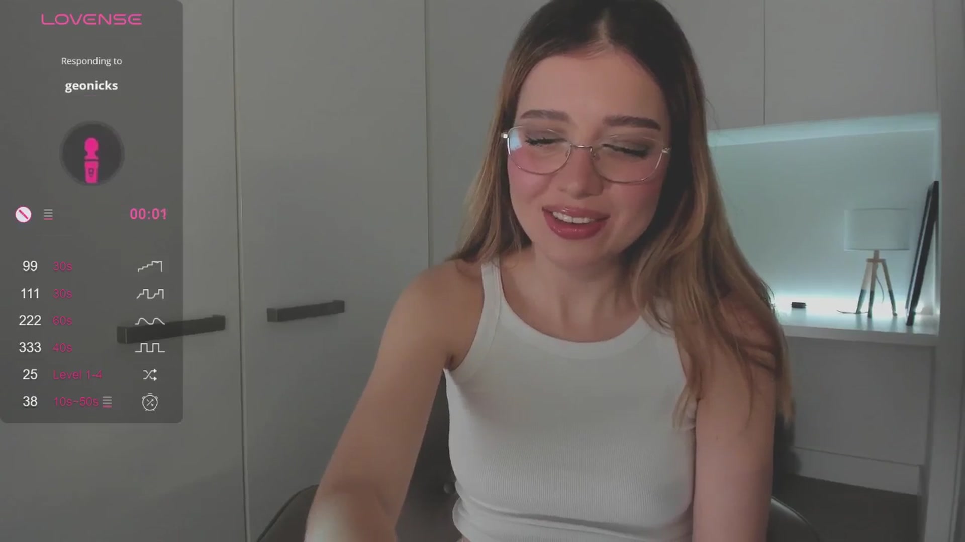 Gallery image thumbnail from cutiee's myfreecams stream on, 10/04/2025, 07:36 image 10 of 20
