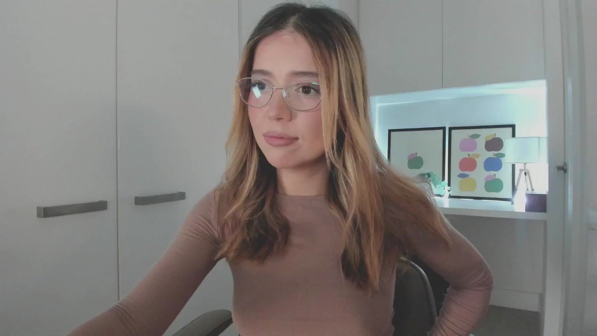 Gallery image thumbnail from cutiee's myfreecams stream on, 10/28/2025, 02:51 image 19 of 20