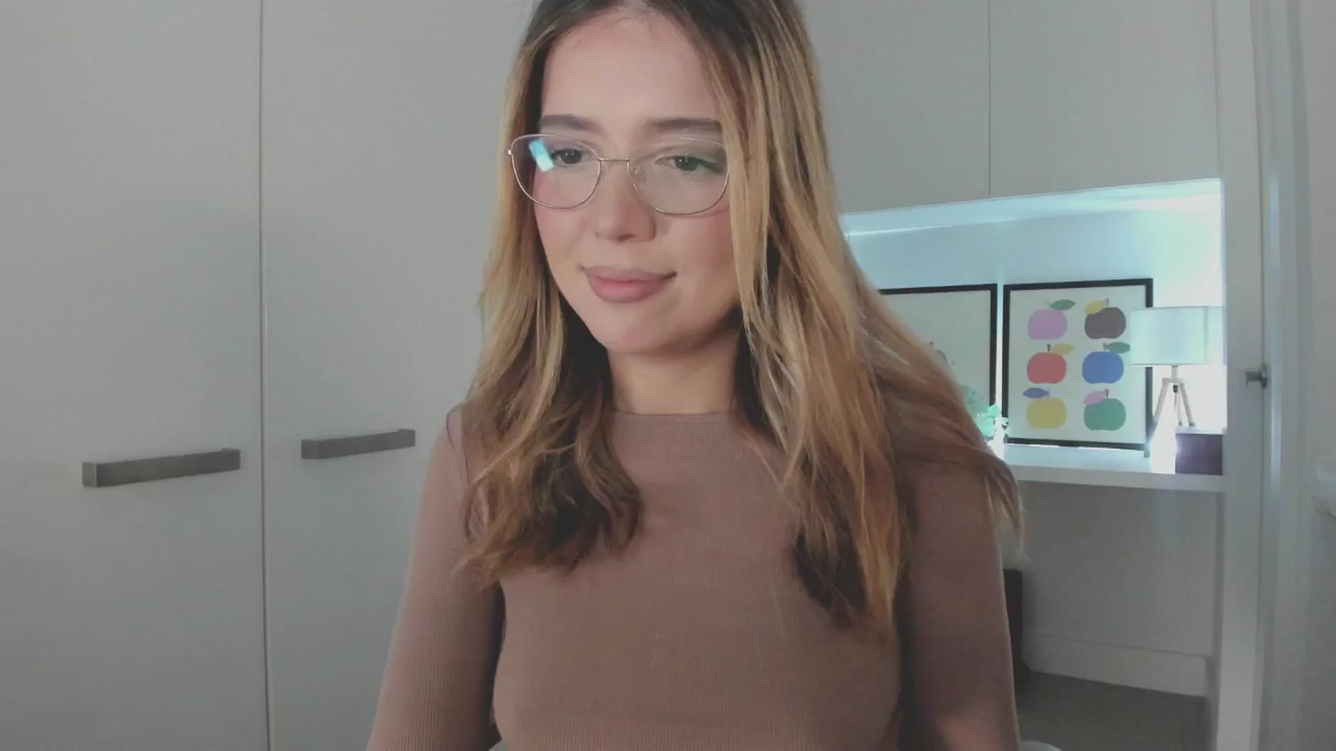 Gallery image thumbnail from cutiee's myfreecams stream on, 10/28/2025, 02:51 image 14 of 20