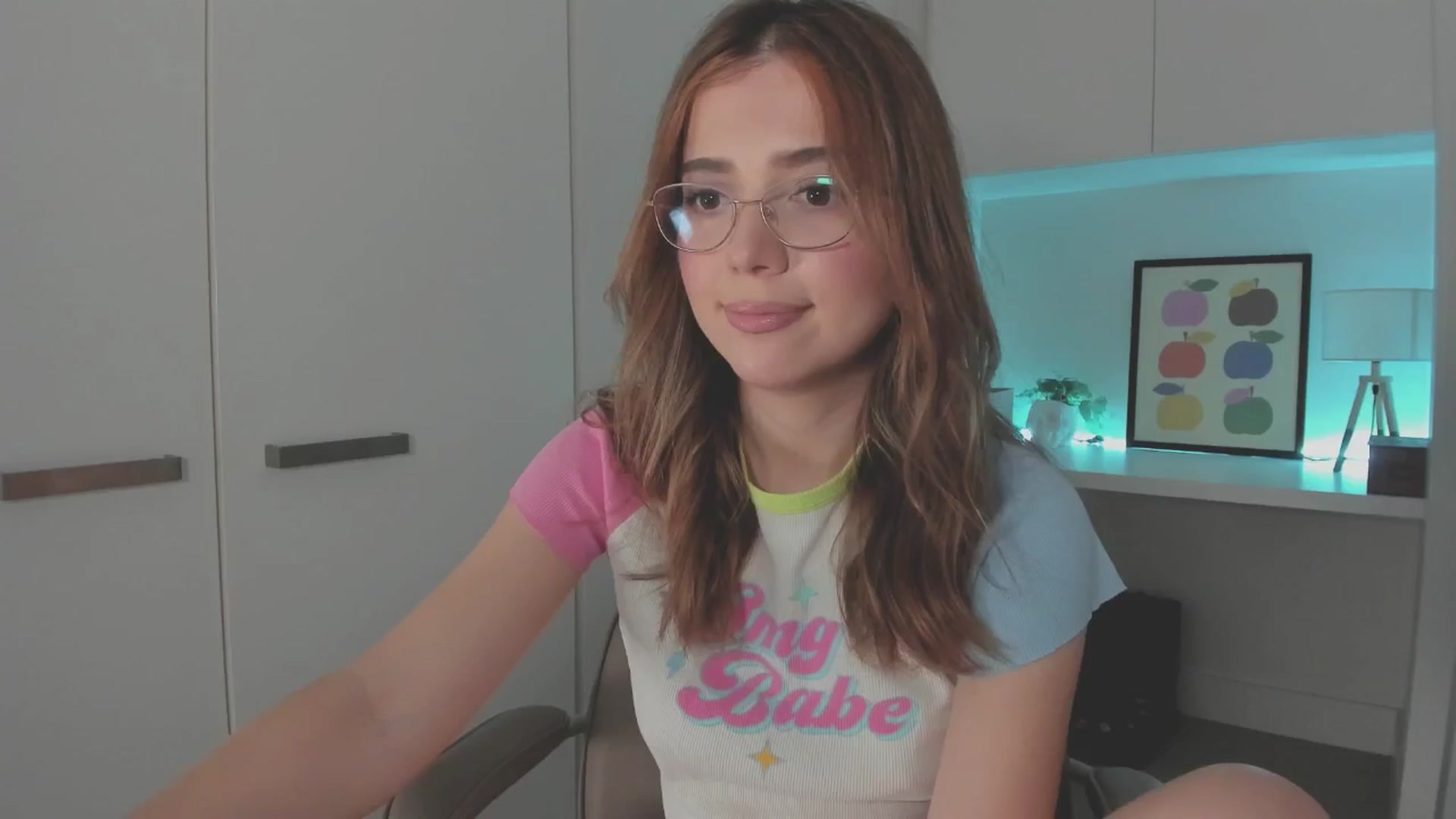 Gallery image thumbnail from cutiee's myfreecams stream on, 11/21/2025, 03:41 image 12 of 20
