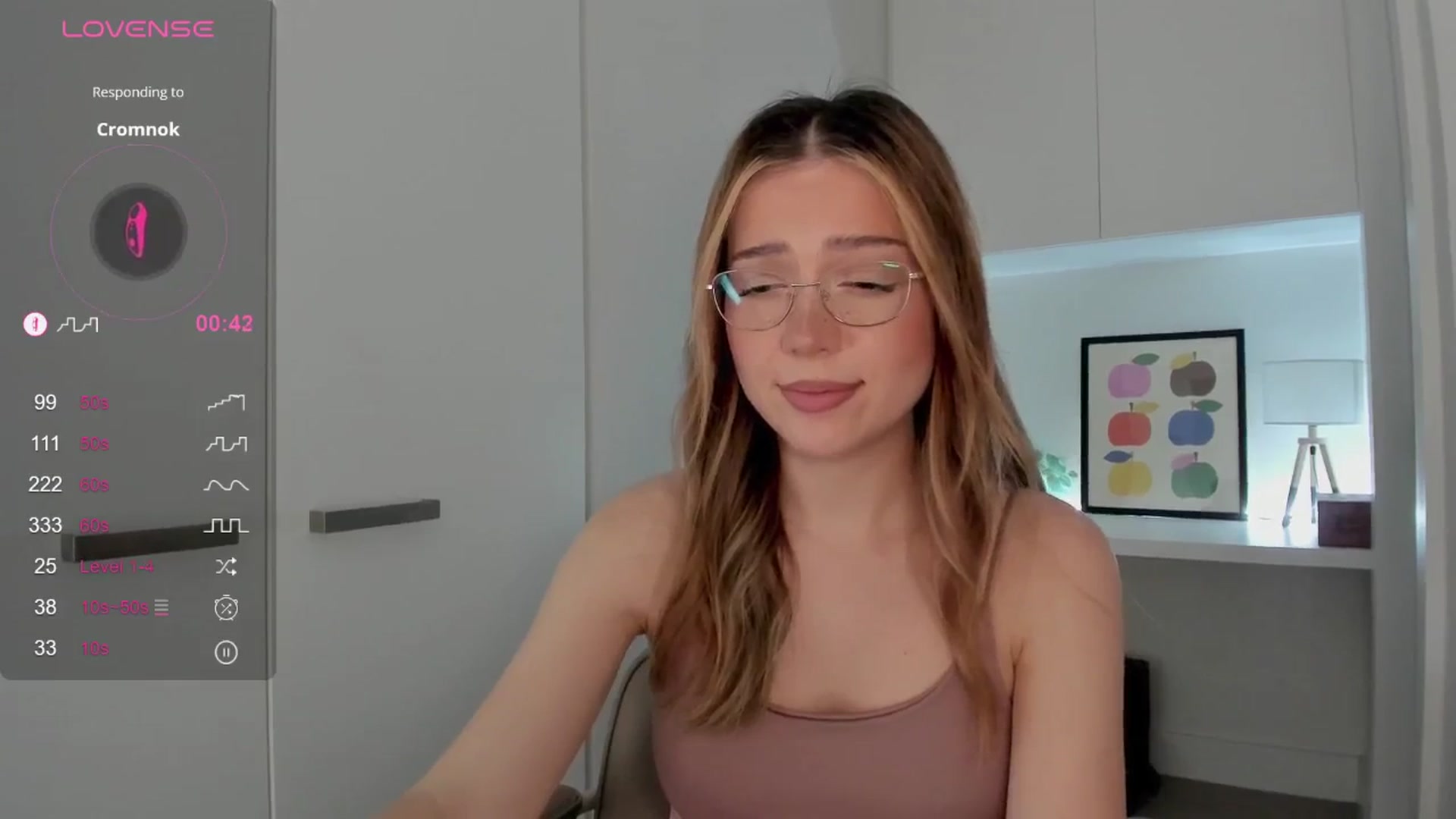 Gallery image thumbnail from cutiee's myfreecams stream on, 01/21/2026, 03:00 image 19 of 20