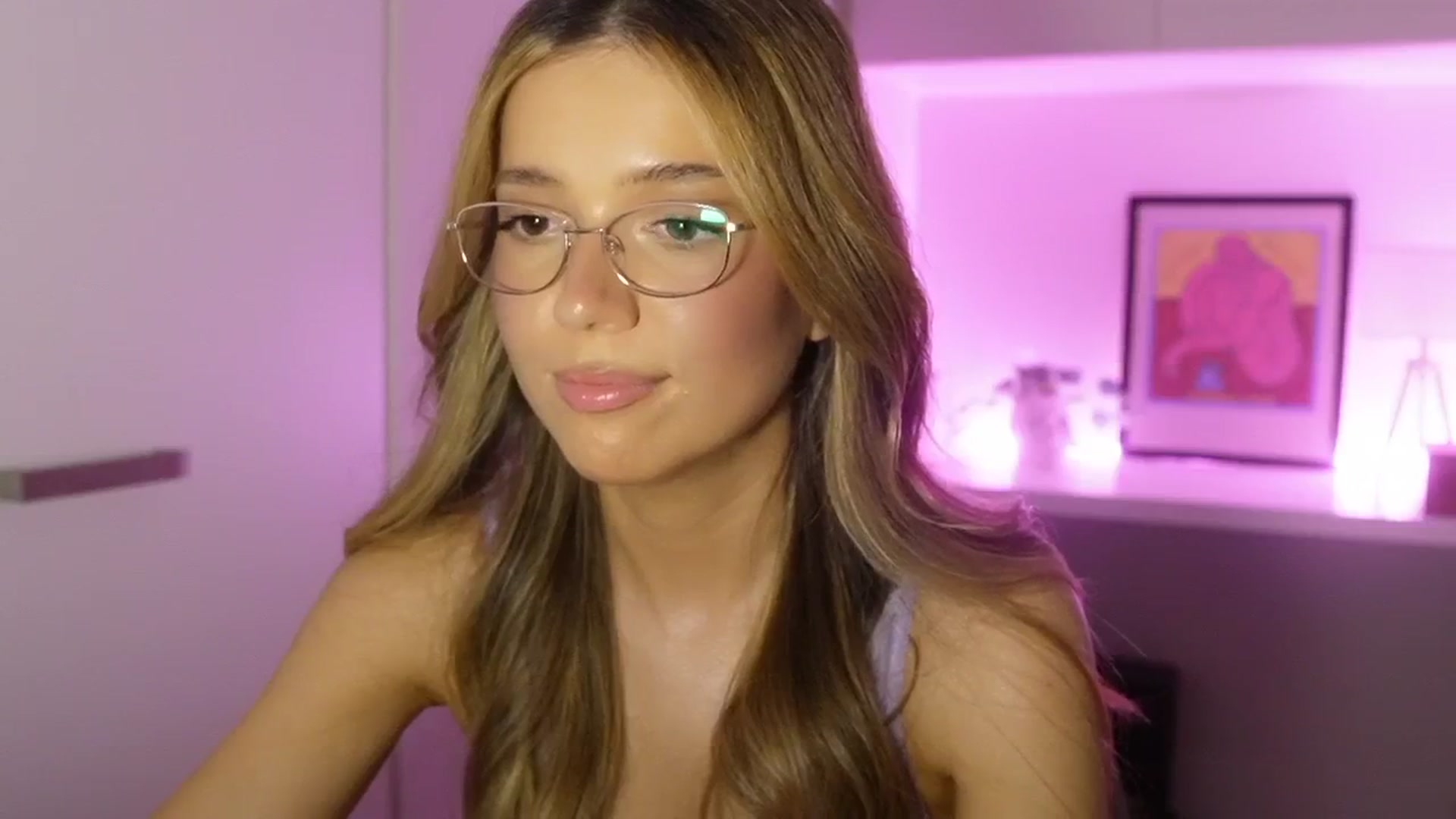 Gallery image thumbnail from cutiee's myfreecams stream on, 03/13/2026, 08:37 image 3 of 20