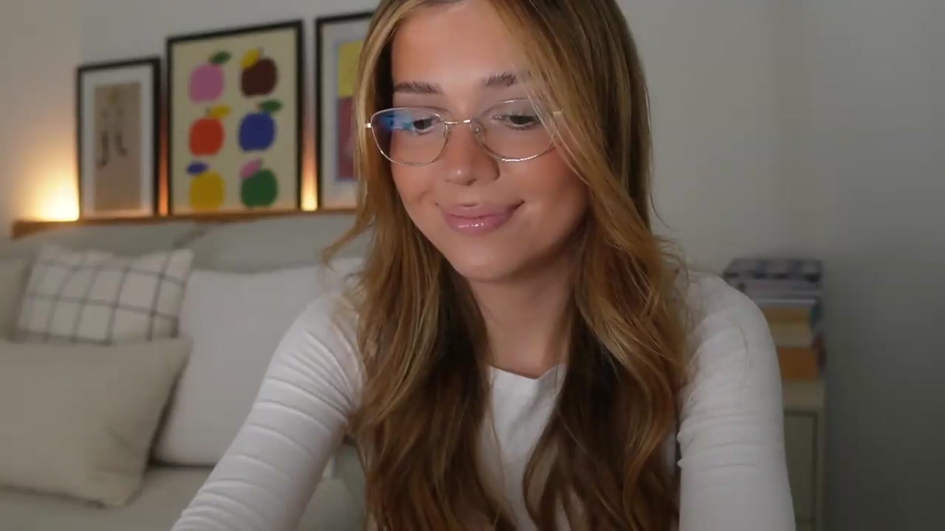 Gallery image thumbnail from cutiee's myfreecams stream on, 05/11/2026, 08:51 image 12 of 20
