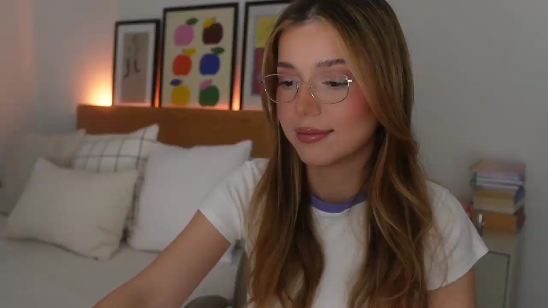 Gallery image thumbnail from cutiee's myfreecams stream on, 05/12/2026, 02:59 image 19 of 20