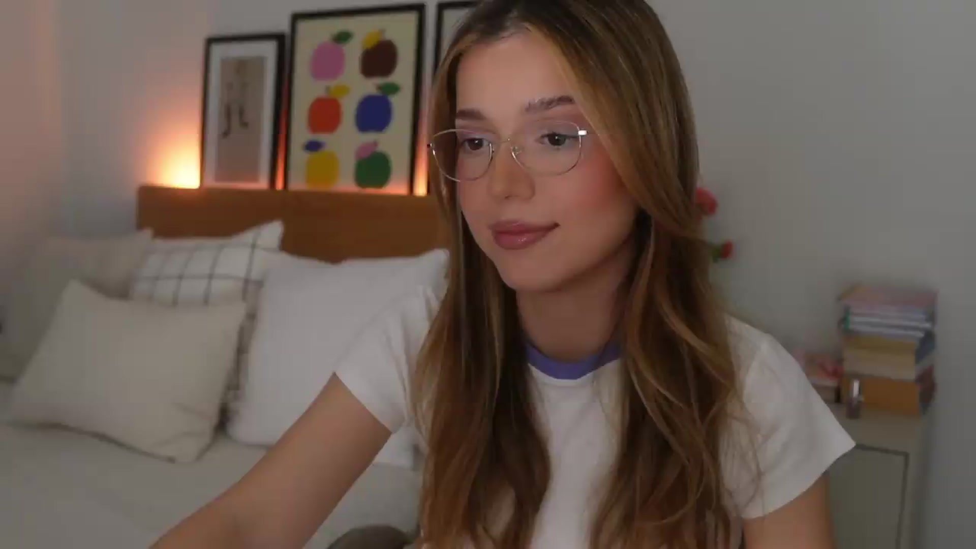 Gallery image thumbnail from cutiee's myfreecams stream on, 05/12/2026, 02:59 image 18 of 20
