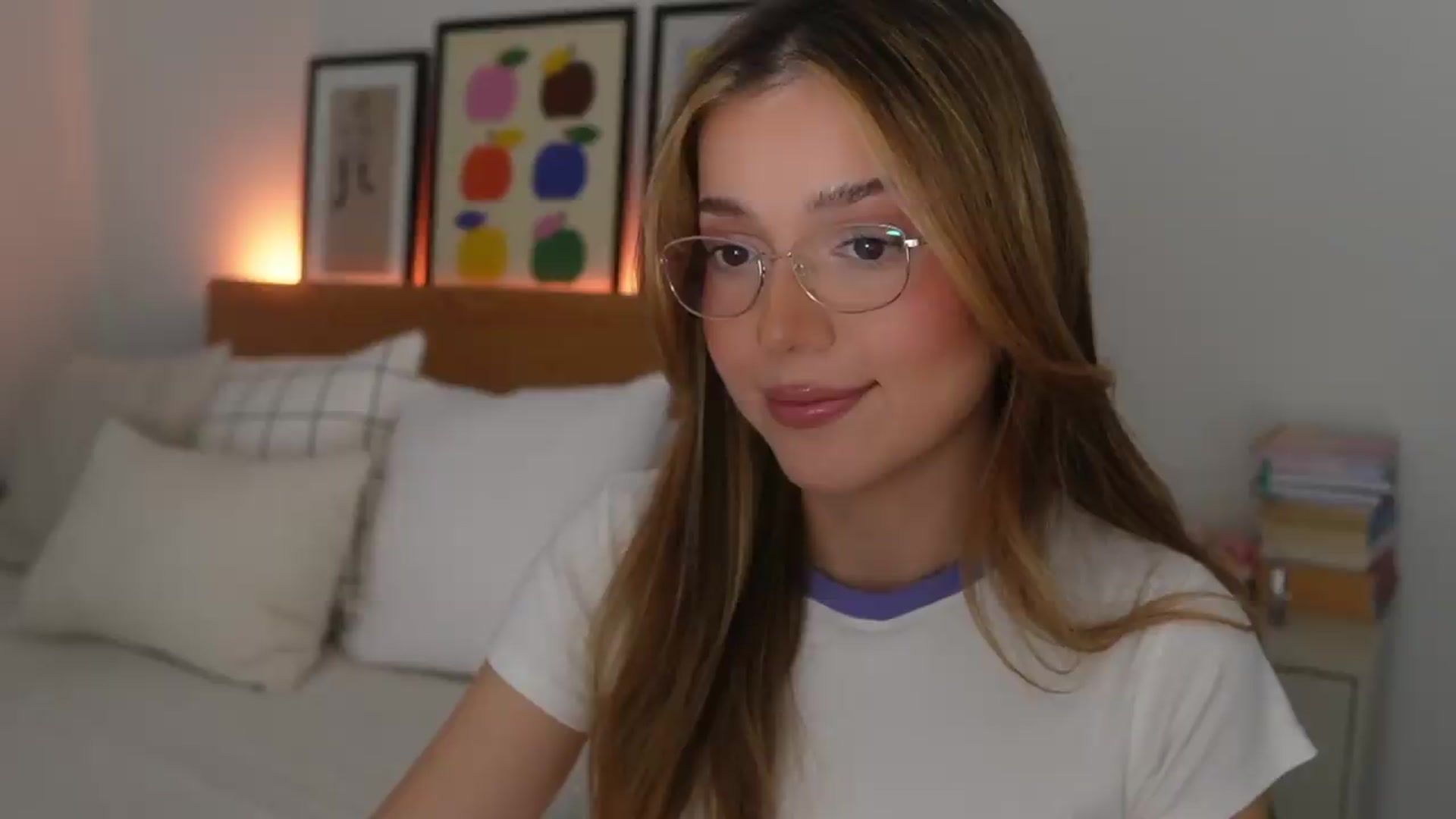 Gallery image thumbnail from cutiee's myfreecams stream on, 05/12/2026, 02:59 image 10 of 20