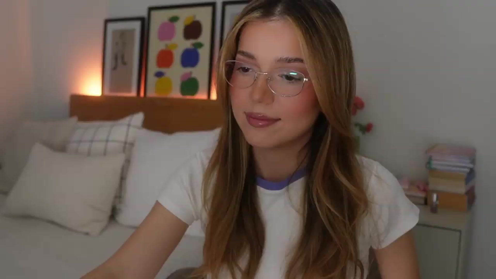 Gallery image thumbnail from cutiee's myfreecams stream on, 05/12/2026, 02:59 image 15 of 20