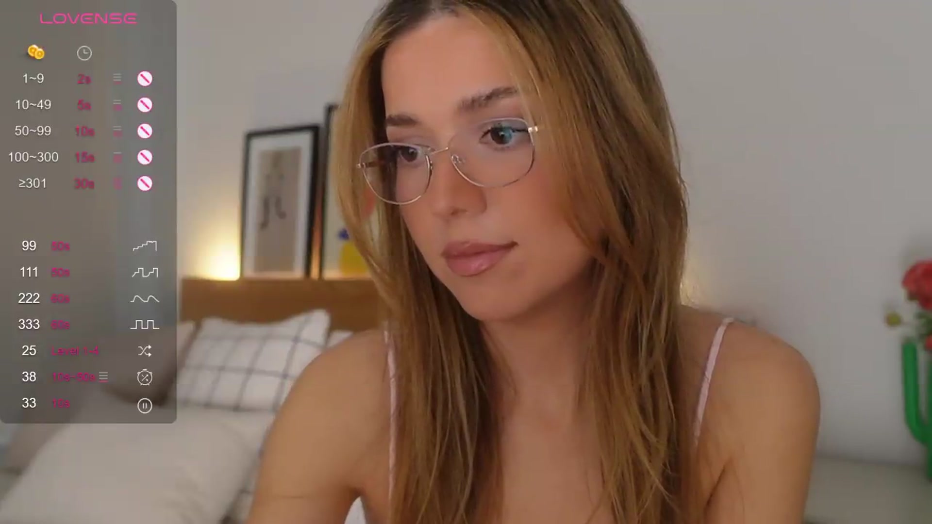 Gallery image thumbnail from cutiee's myfreecams stream on, 05/31/2026, 06:08 image 12 of 20