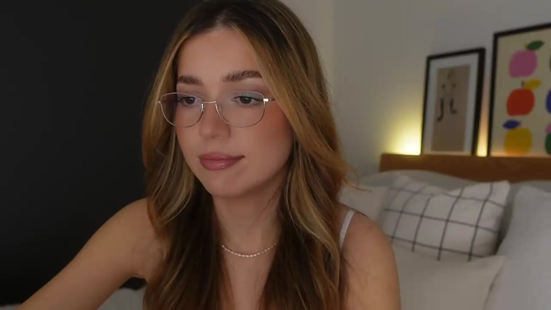 Gallery image thumbnail from cutiee's myfreecams stream on, 06/08/2026, 07:24 image 14 of 20