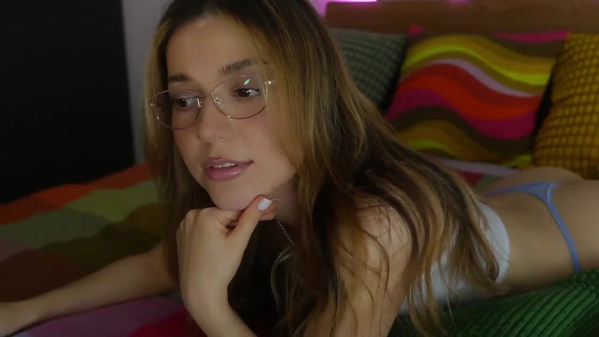 Gallery image thumbnail from cutiee's myfreecams stream on, 06/14/2026, 05:45 image 17 of 20