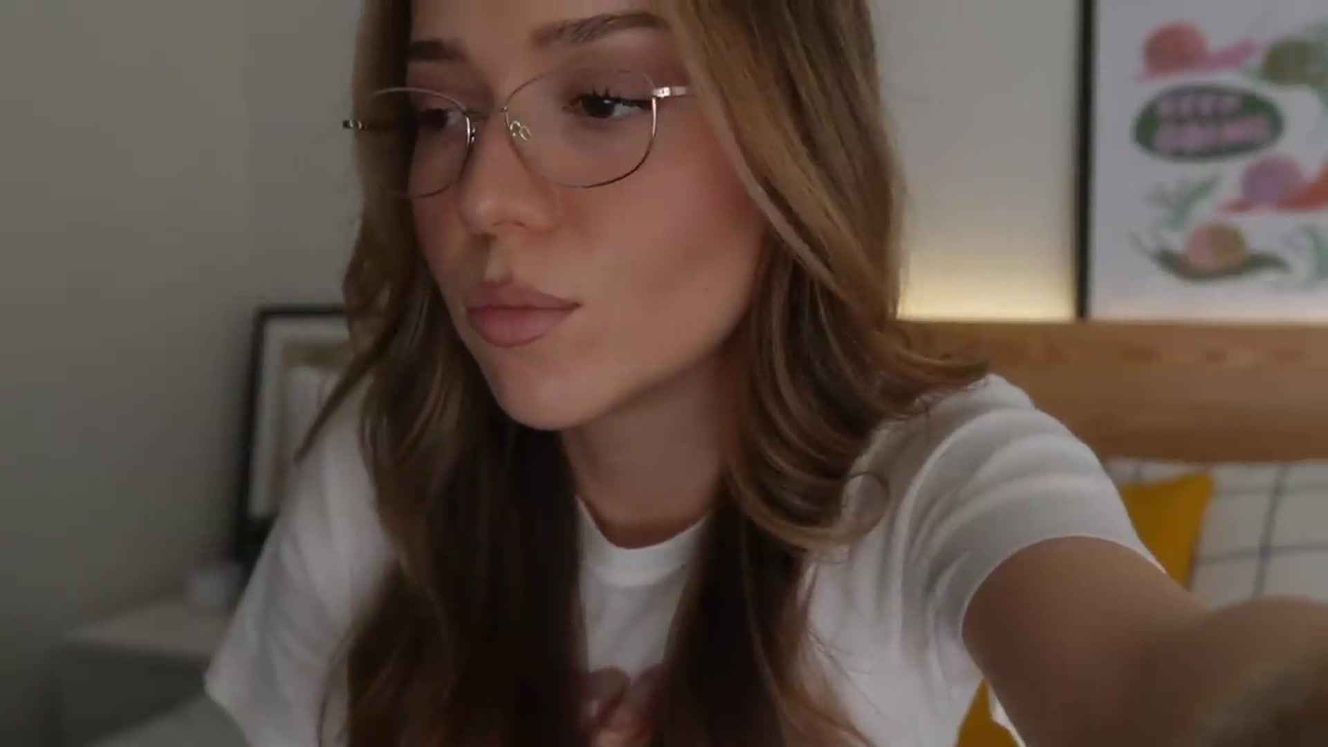 Gallery image thumbnail from cutiee's myfreecams stream on, 08/23/2026, 08:14 image 4 of 20