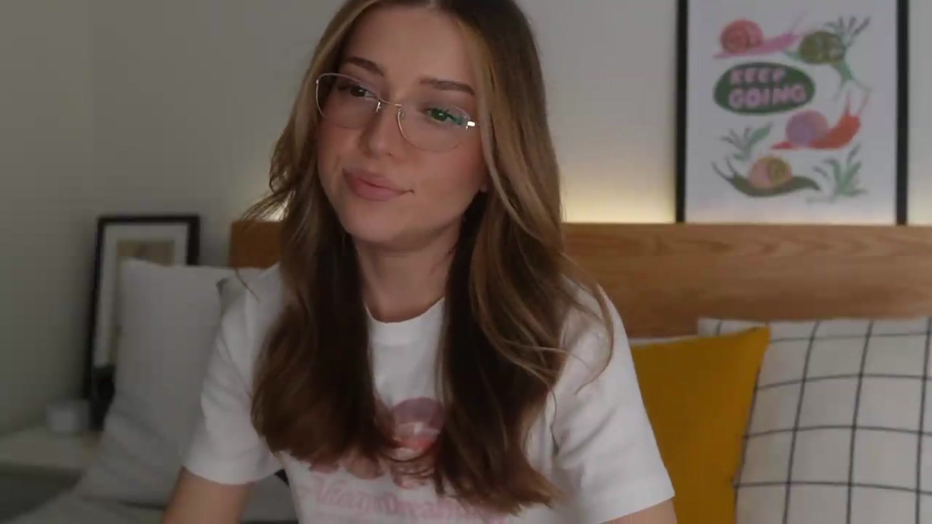 Gallery image thumbnail from cutiee's myfreecams stream on, 08/23/2026, 08:14 image 6 of 20