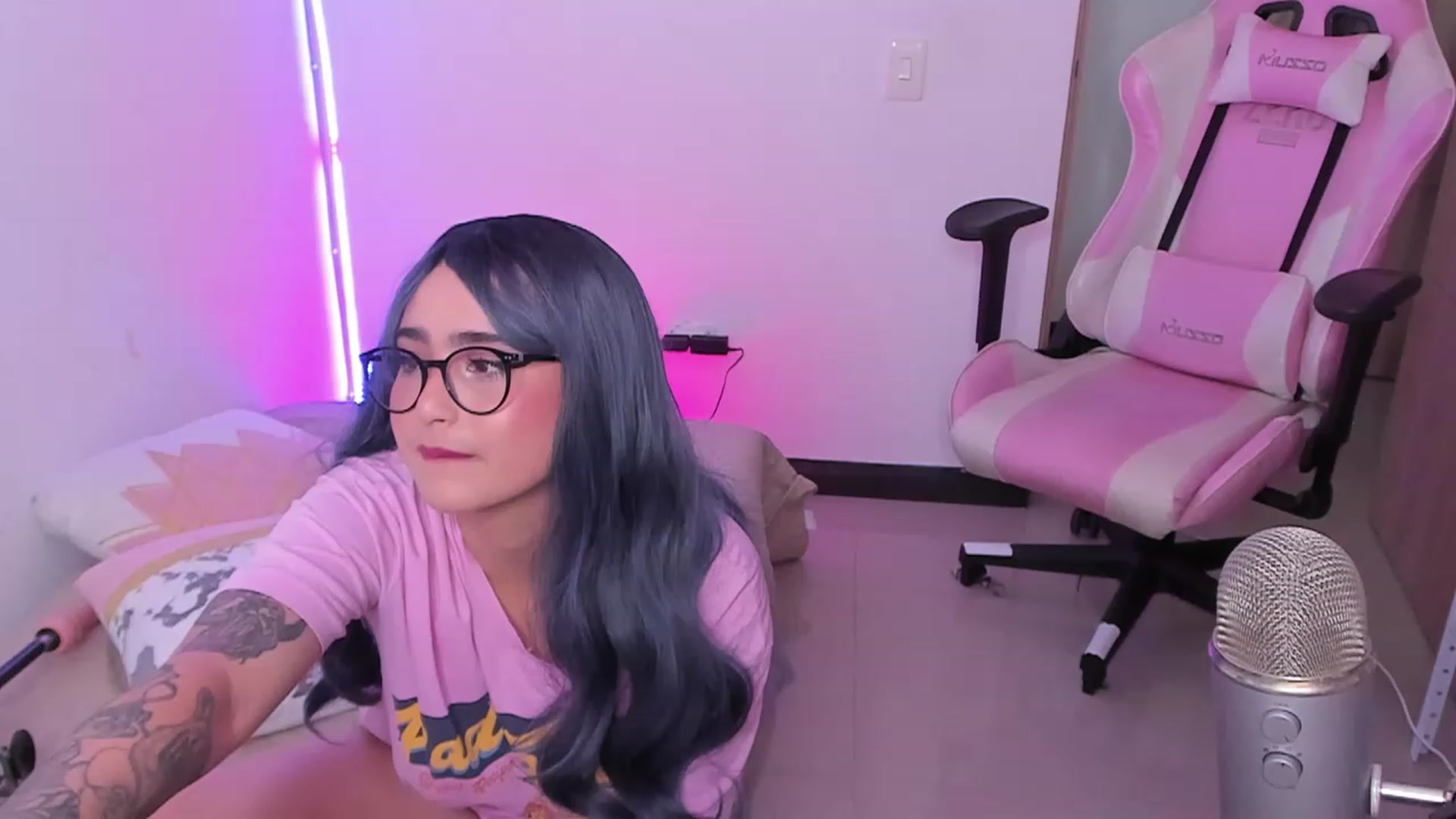 Gallery image thumbnail from cutienanii's myfreecams stream on, 12/15/2022, 05:17 image 4 of 20