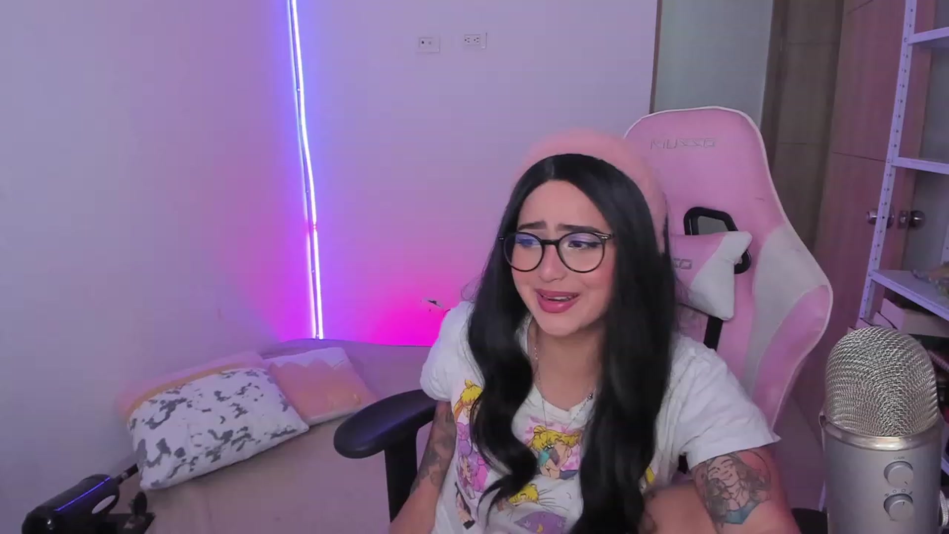 Gallery image thumbnail from cutienanii's myfreecams stream on, 12/16/2022, 05:32 image 5 of 20