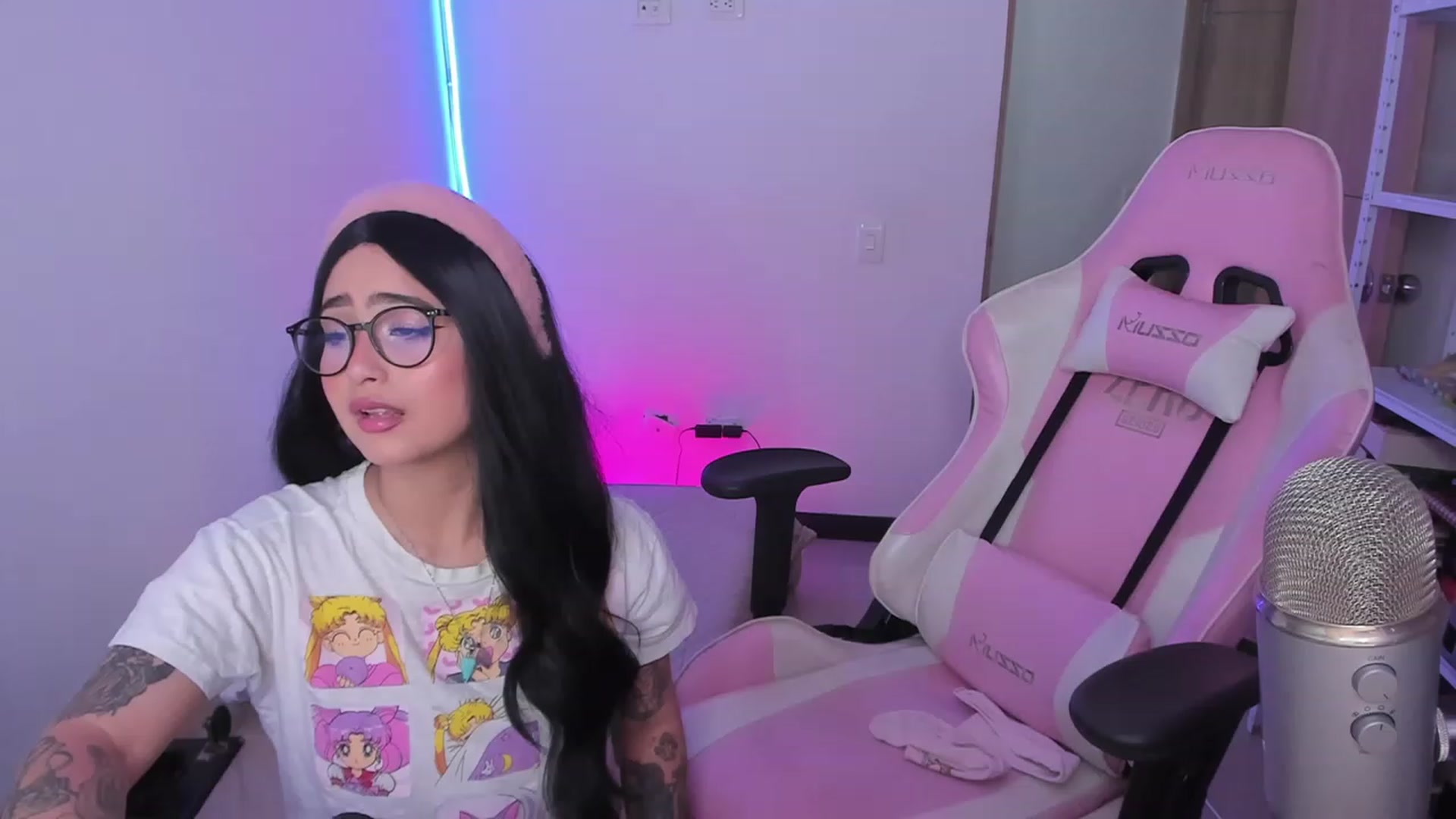 Gallery image thumbnail from cutienanii's myfreecams stream on, 12/16/2022, 05:32 image 8 of 20